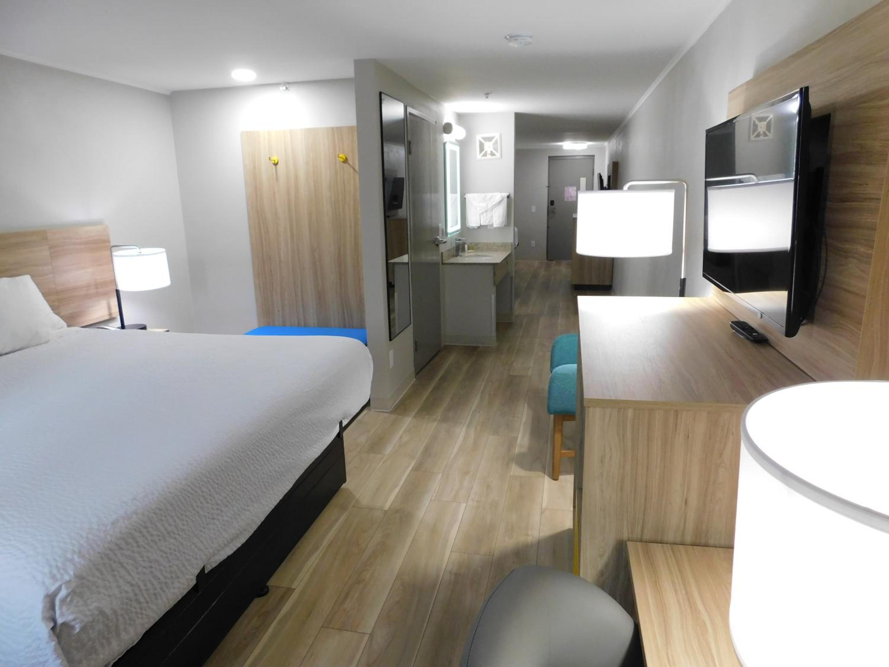 One-Bedroom Suite - Non-Smoking - Photo 1