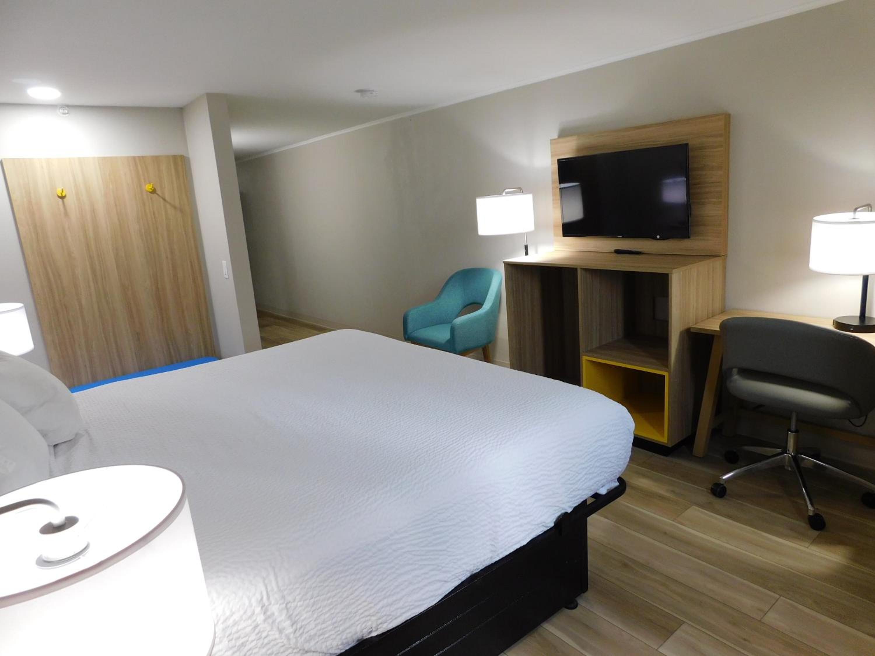 One-Bedroom Suite - Non-Smoking - Photo 4