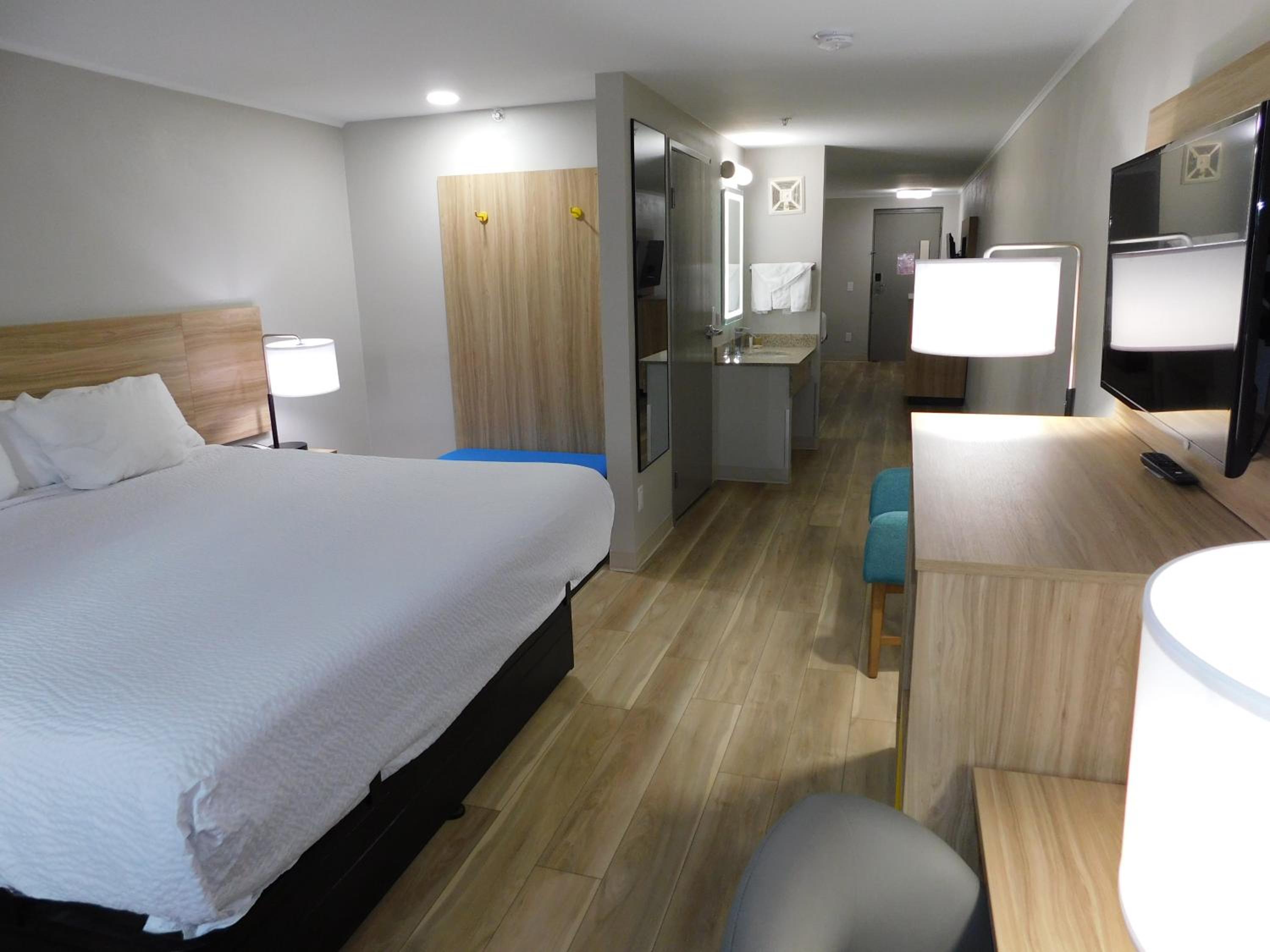 One-Bedroom Suite - Non-Smoking - Photo 10