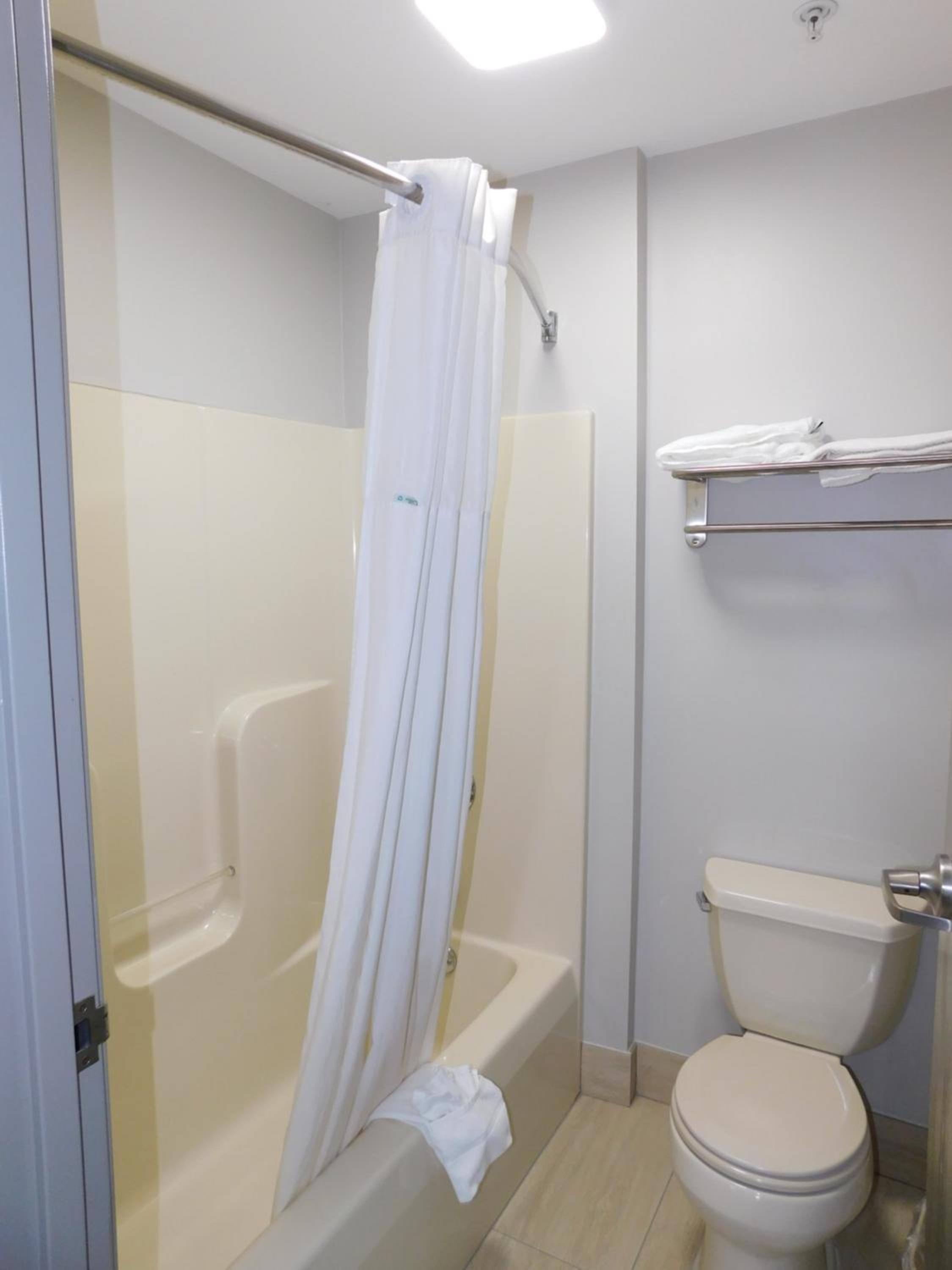 King Room - Non-Smoking - Photo 3