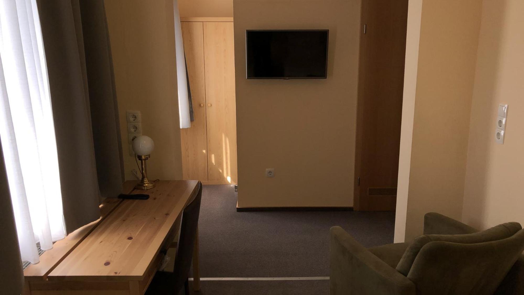 Budget Twin Room photo 2