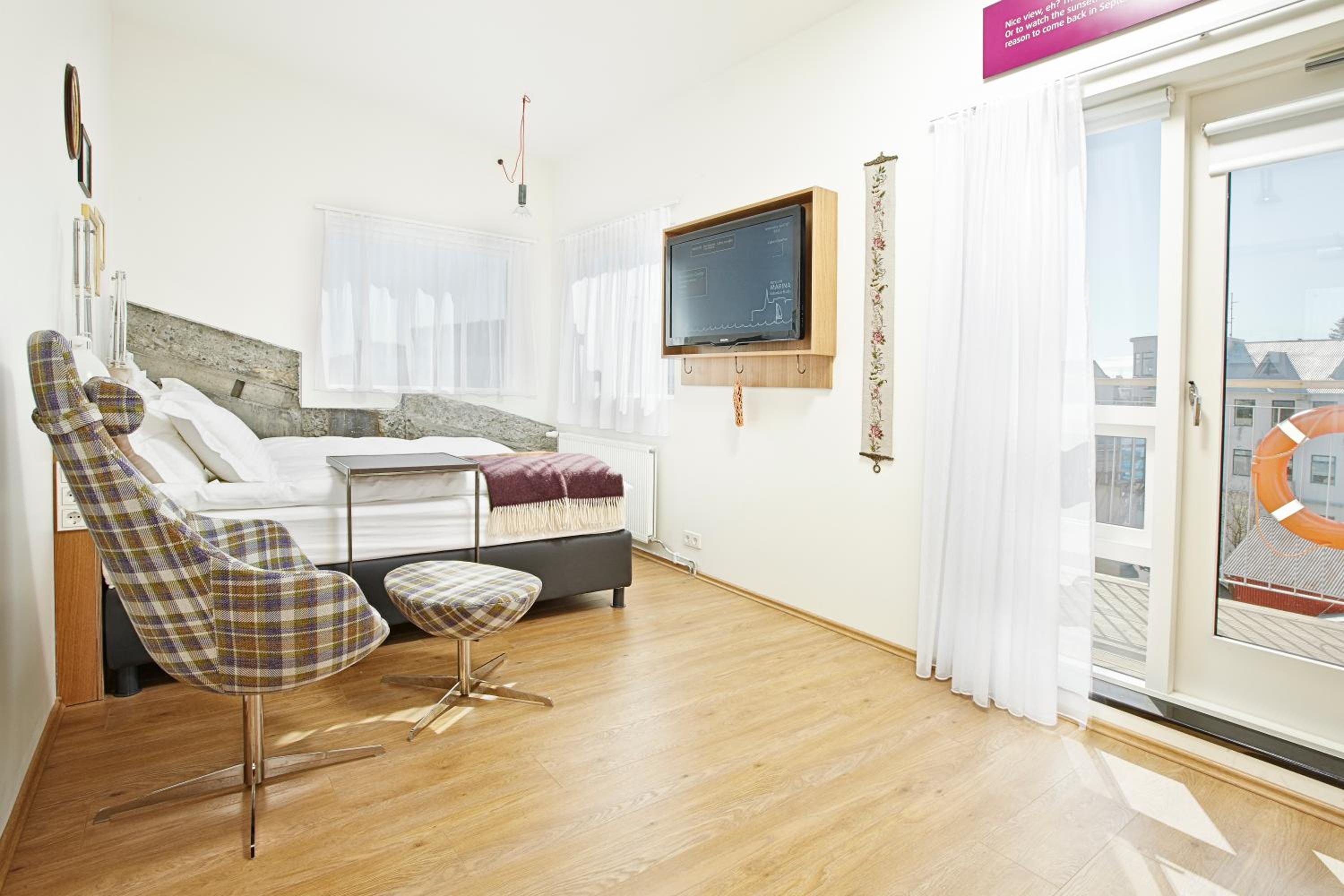Double Room with Balcony - Photo 4