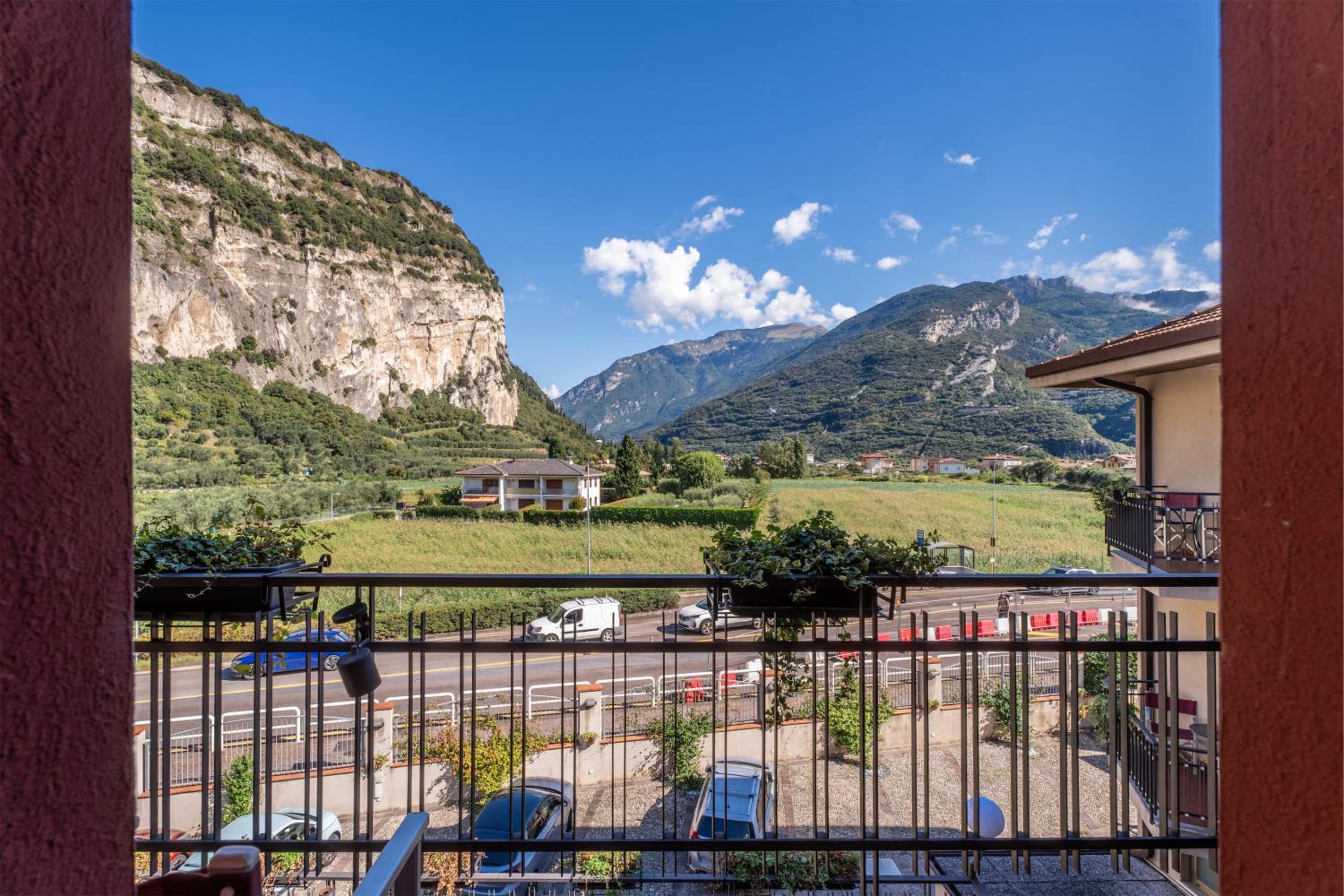 Quadruple Room with Balcony and Mountain View photo 3