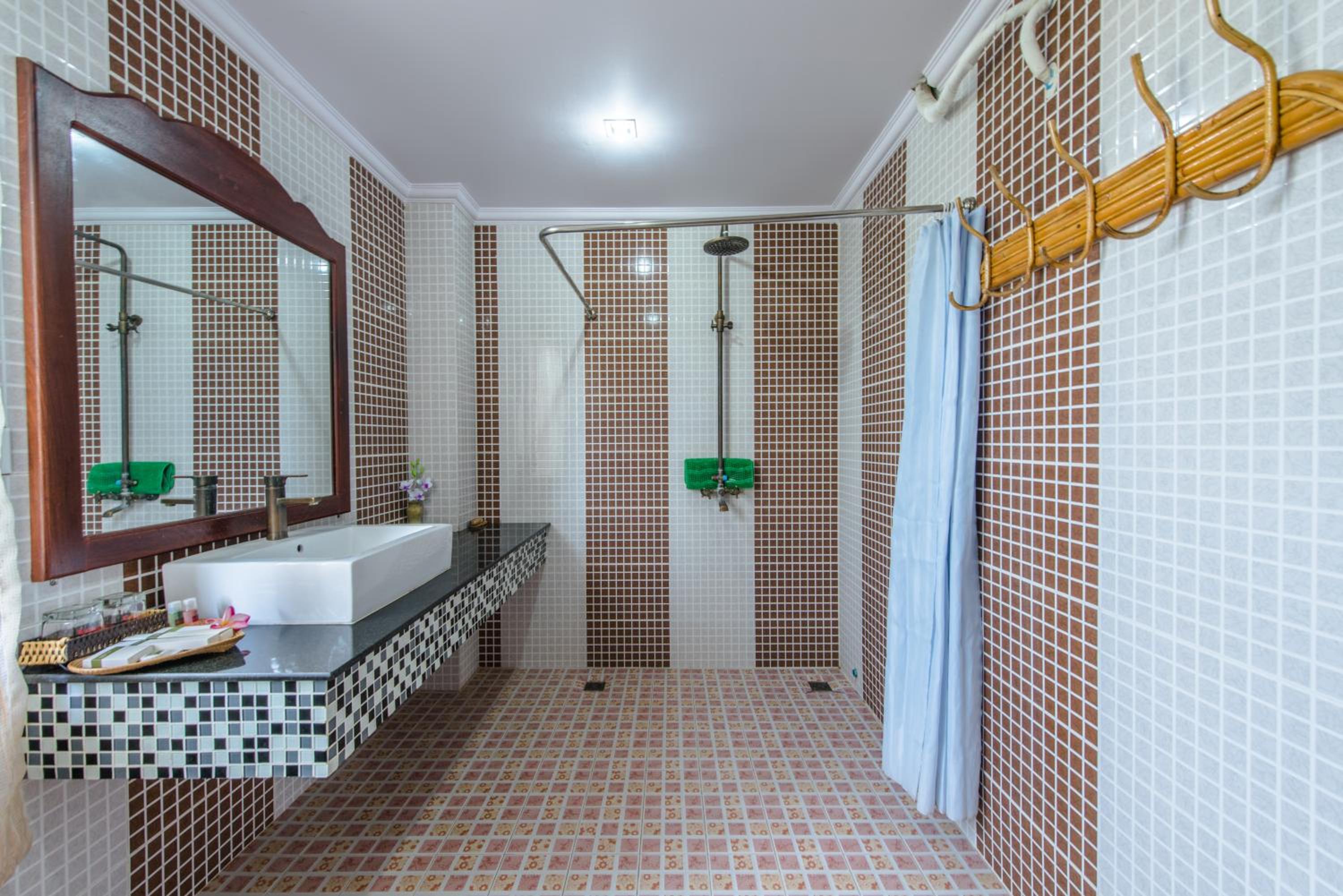 Classic Twin Room with Pool View photo 3