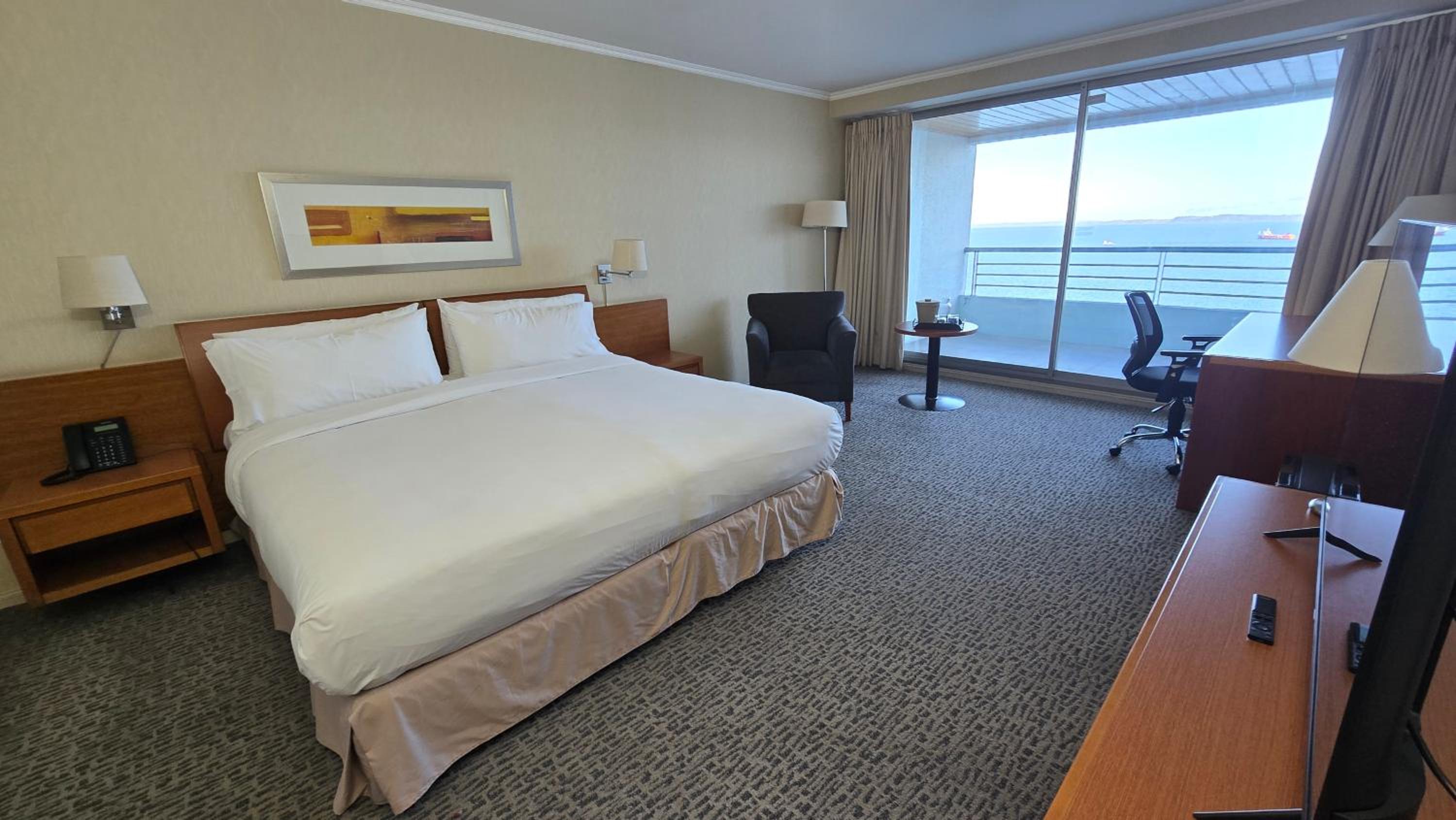 Superior King Room - Photo 3