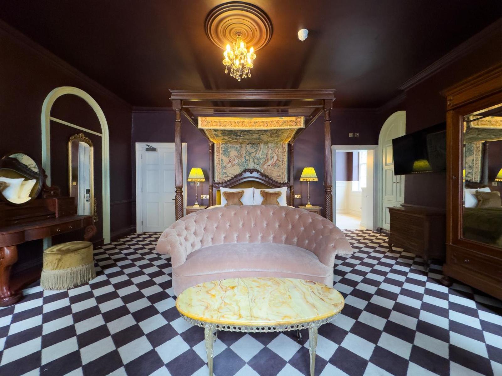 Heritage Four Poster Room with Minster View photo 3