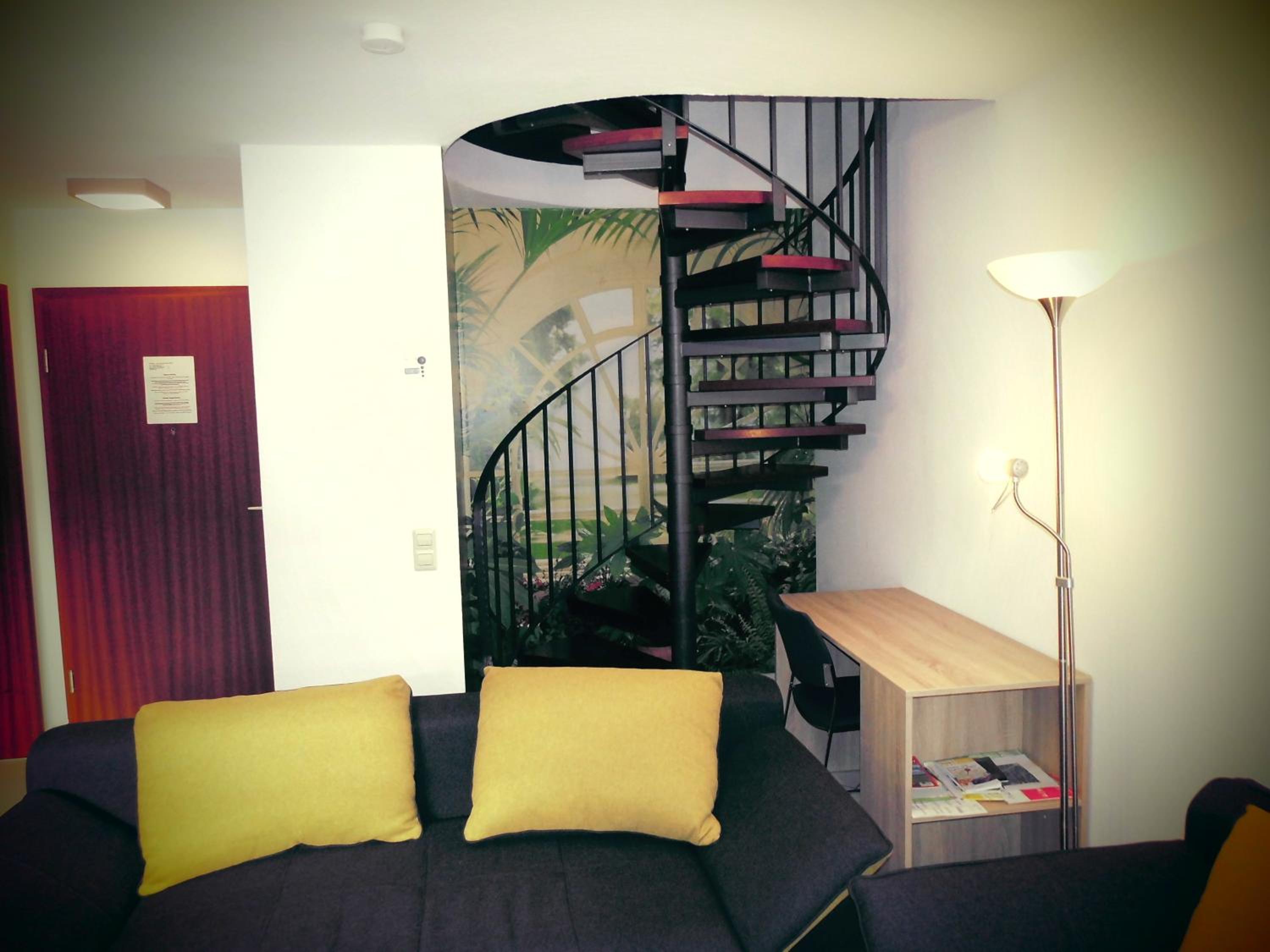 Apartment - Split Level photo 3