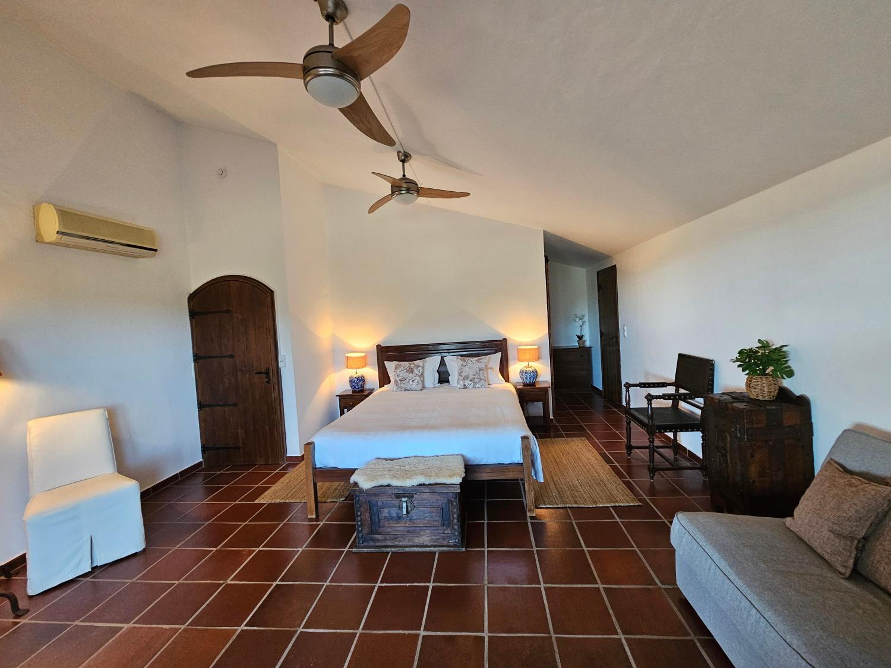 King Suite with Balcony photo 2