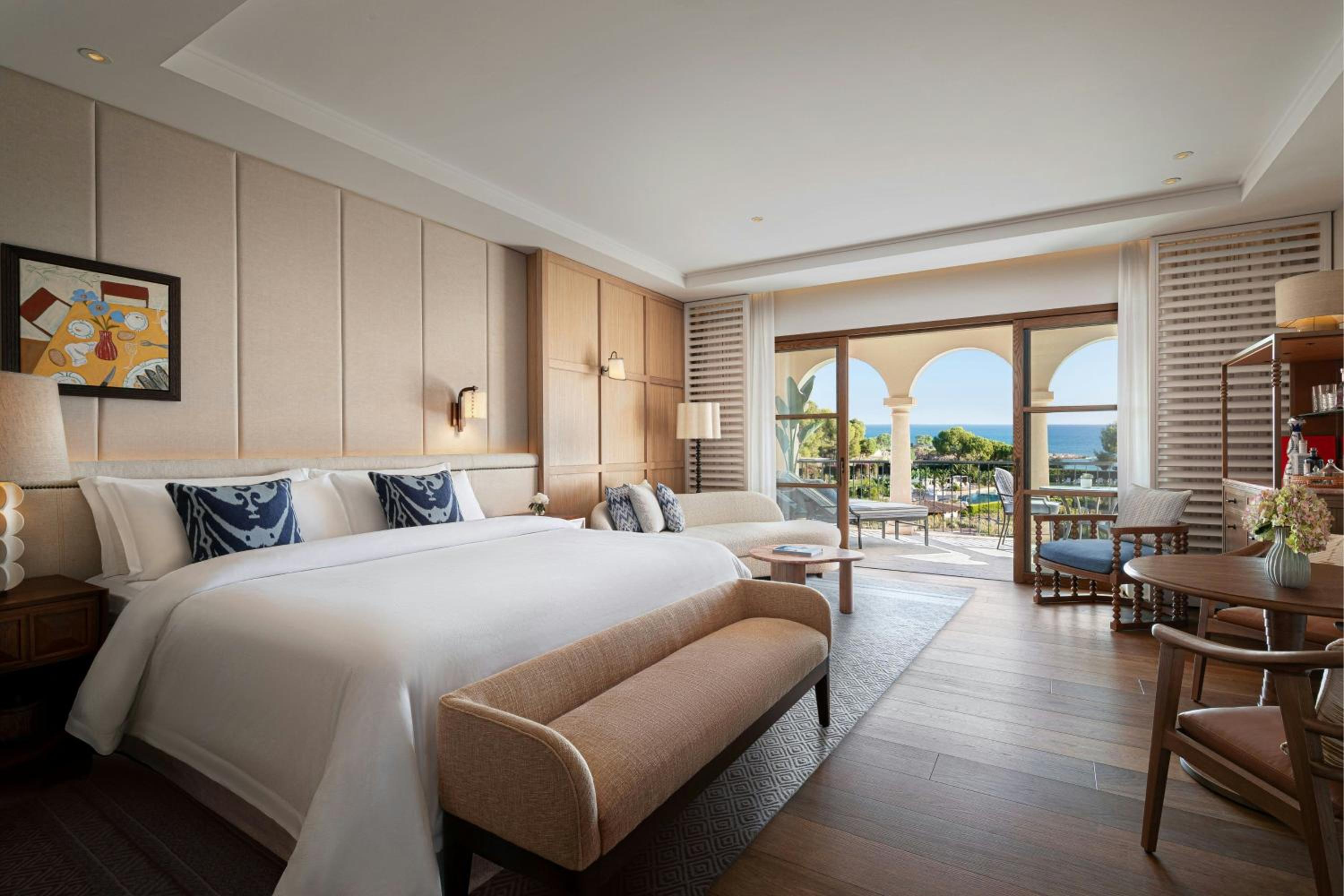 Grand Junior Suite with Sea View thumbnail 5