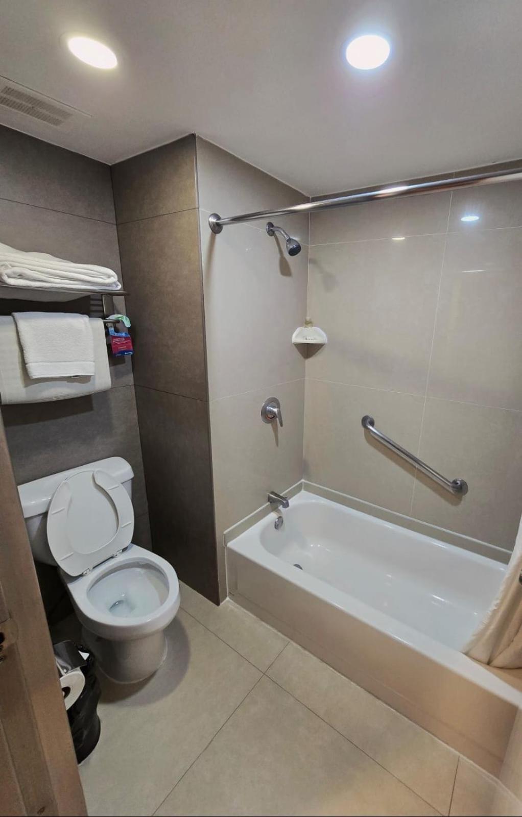 Deluxe Twin Room photo 1