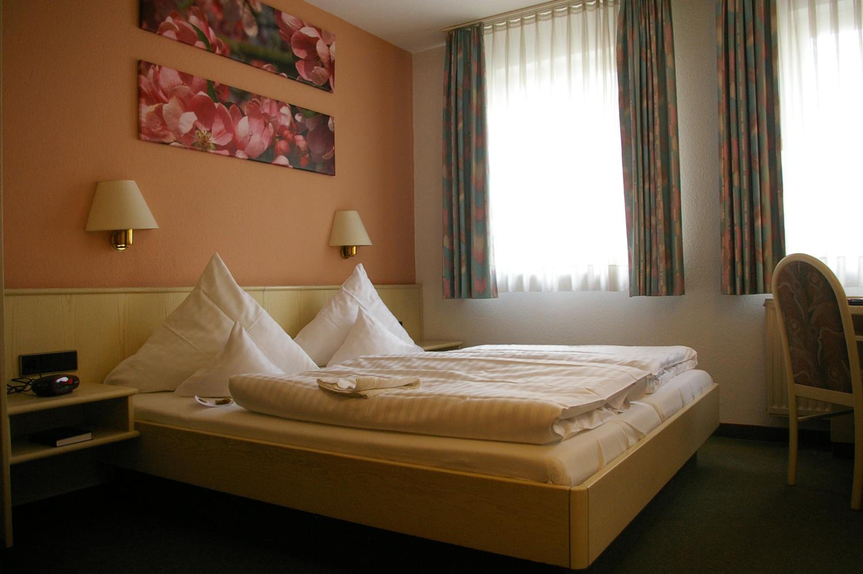 Standard Double Room - Photo 1