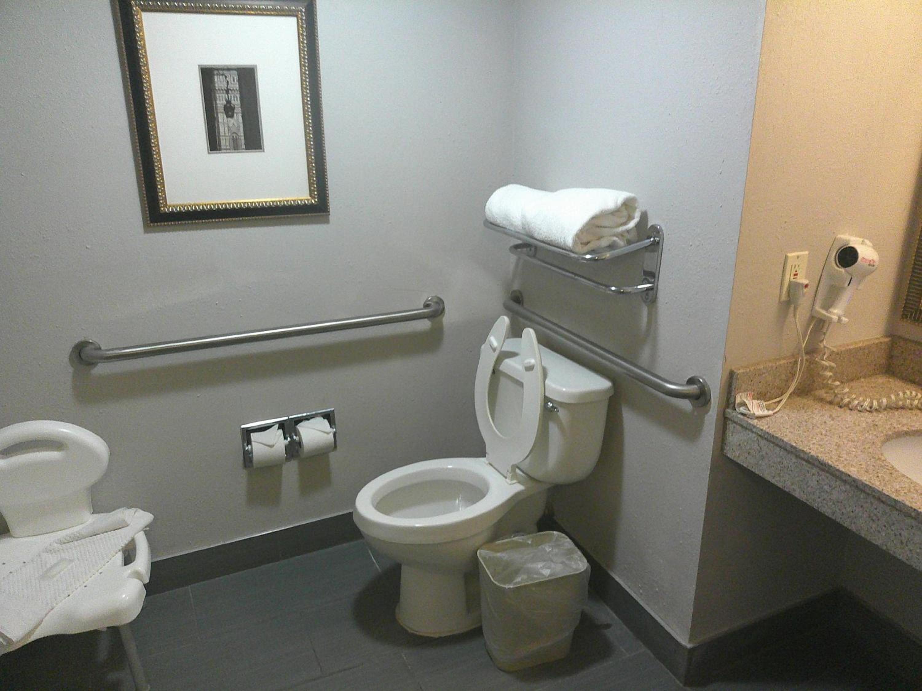 Superior King Room Disability Access Smoke Free - Photo 14