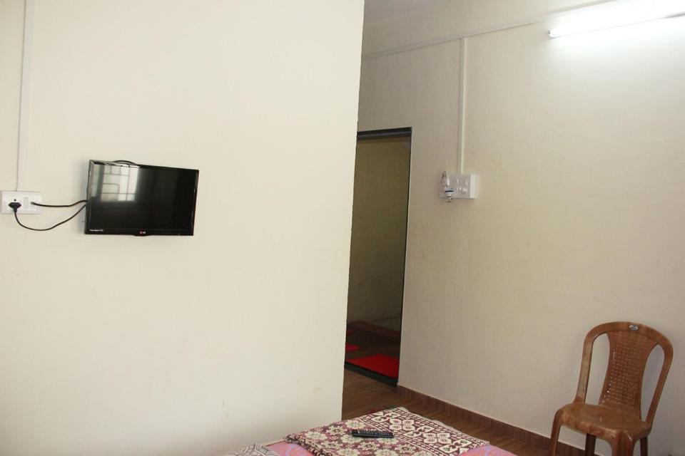 Family Room with Garden View - Photo 3