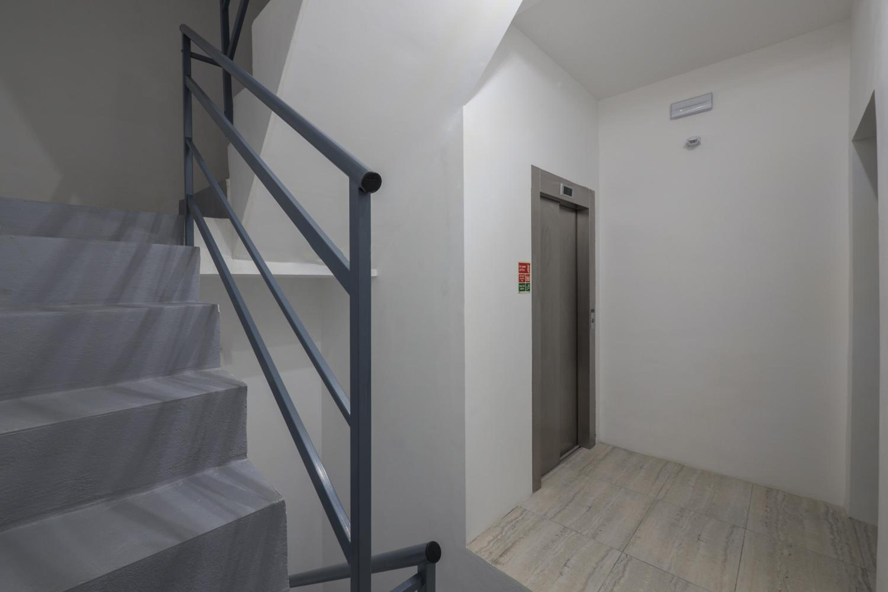 Studio with Side Sea View - Photo 17