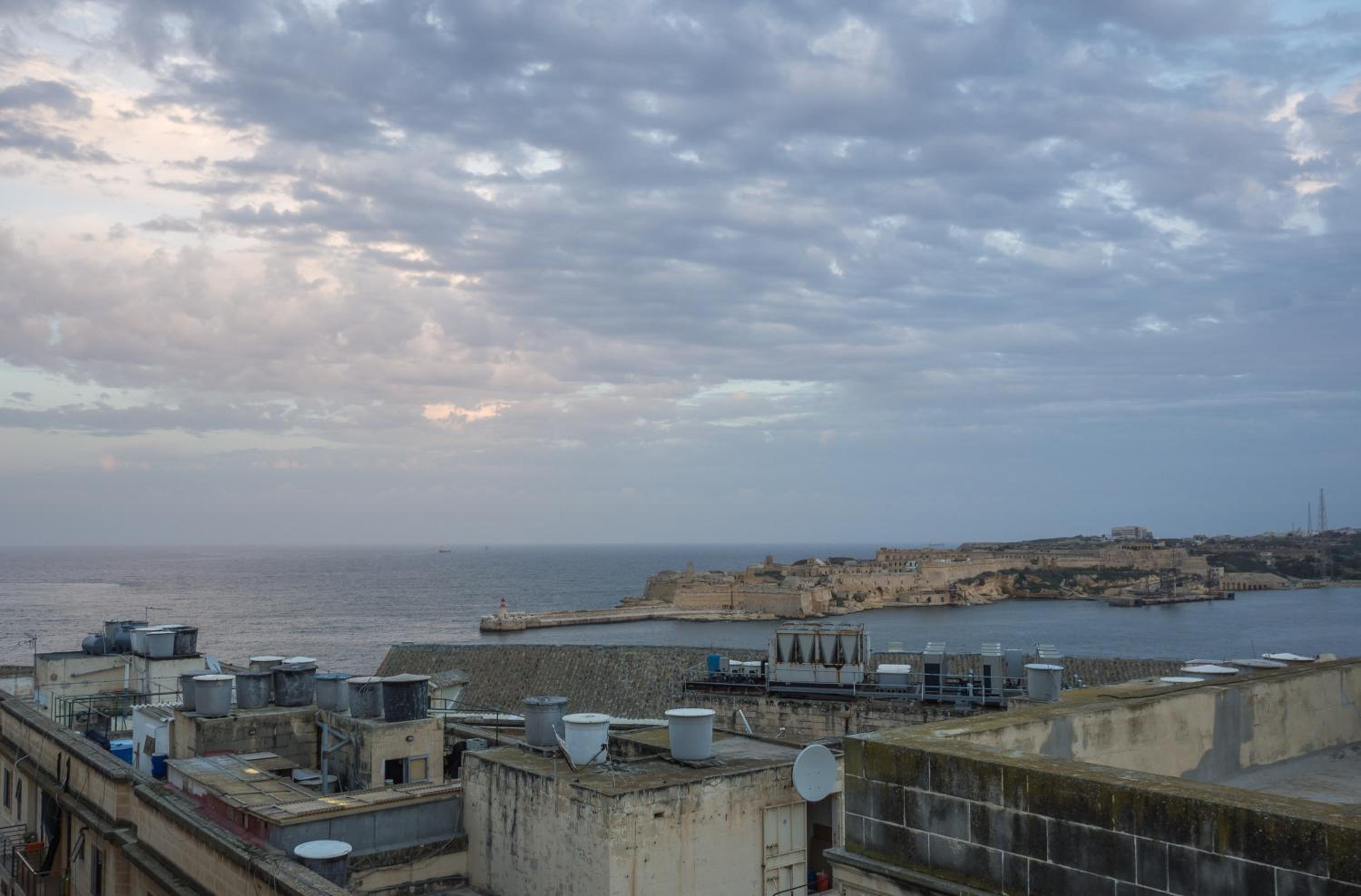 Studio with Side Sea View - Photo 37