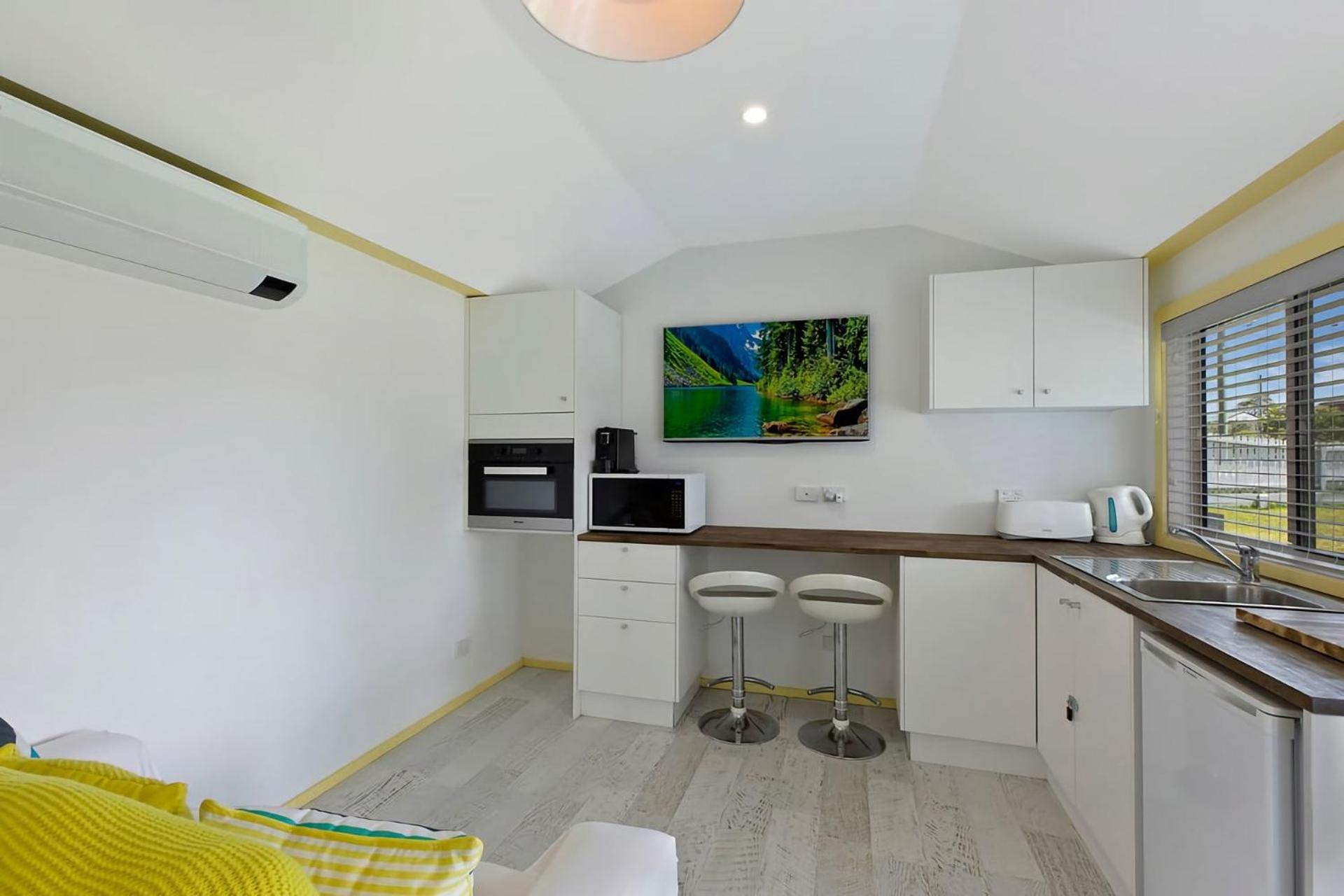 Three-Bedroom House photo 2