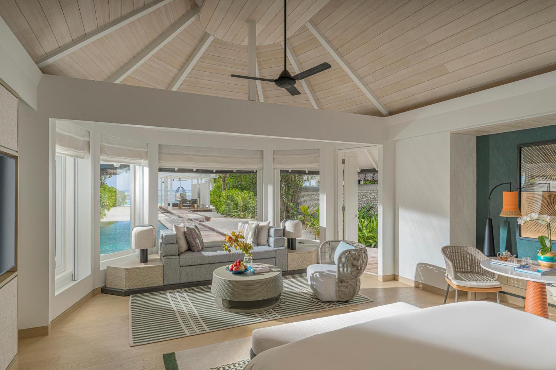 Sunset Family Beach Villa with Pool King photo 2