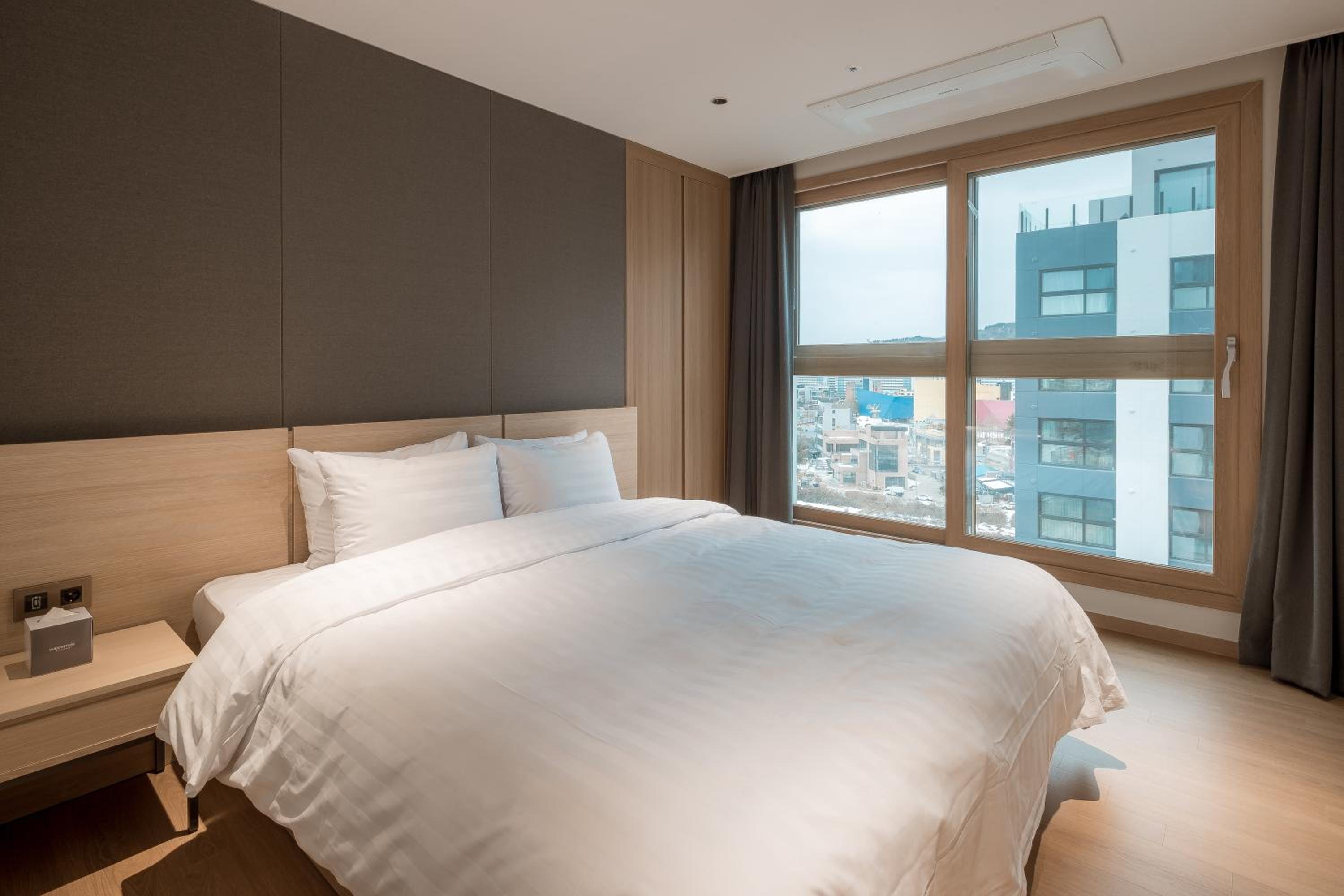  Royal Suite - Photo 3