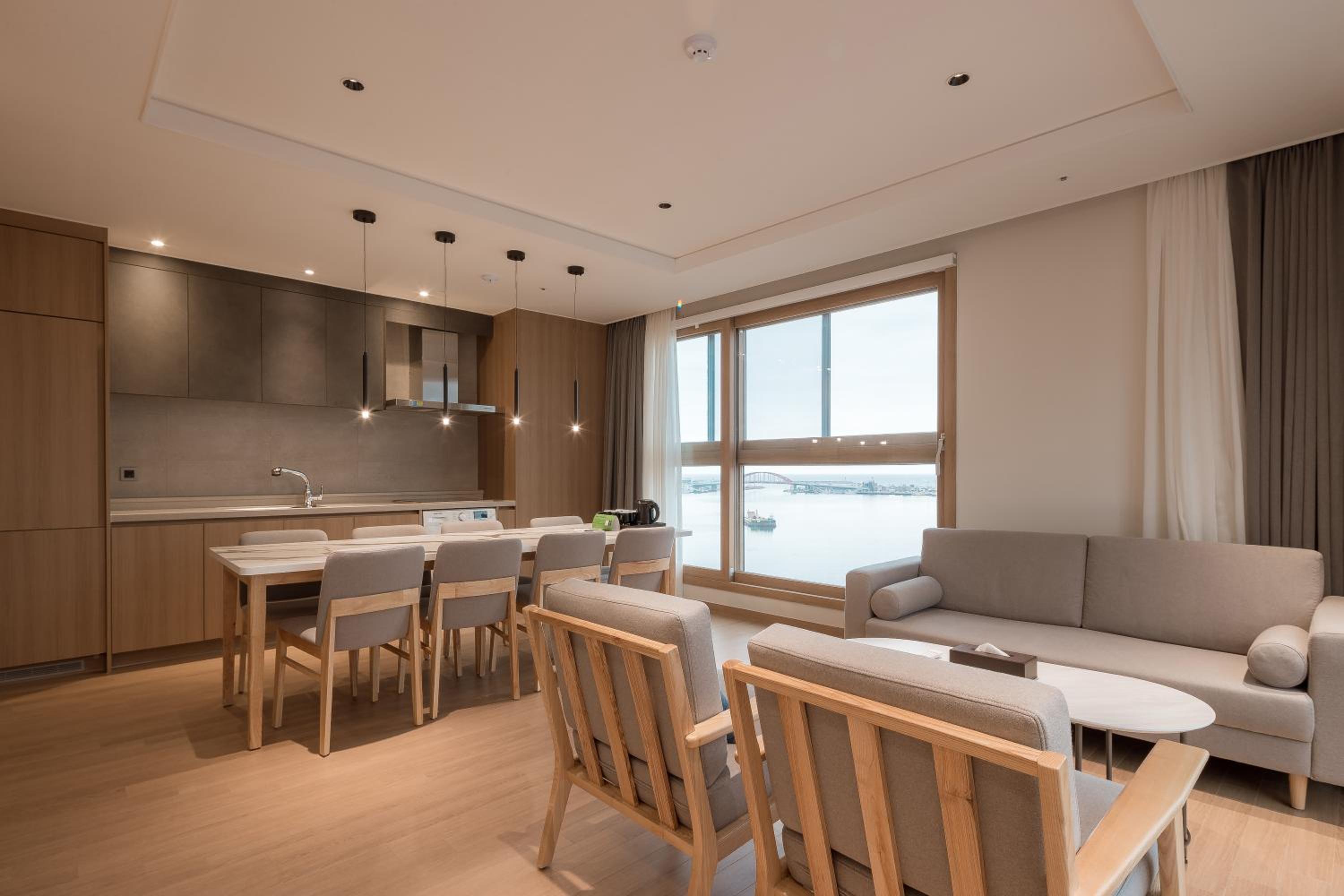 Royal Suite - Photo 8