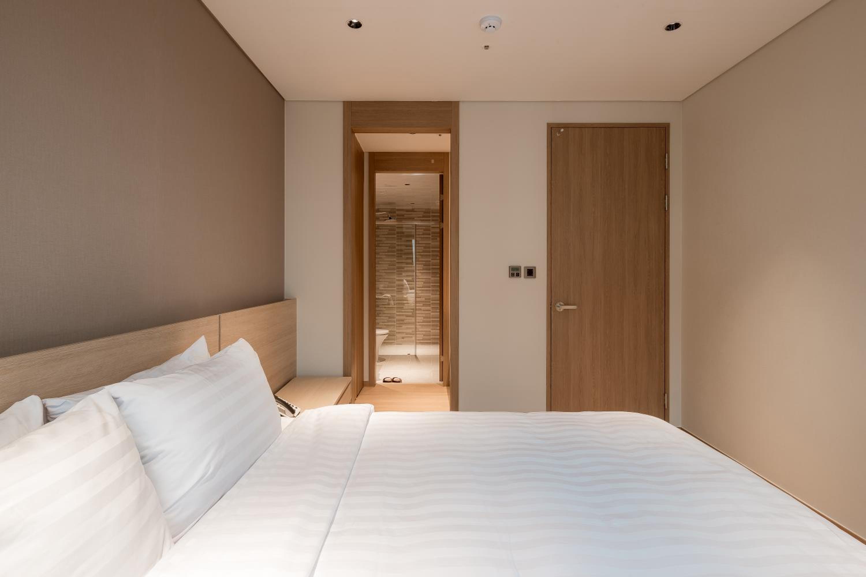  Royal Suite - Photo 16