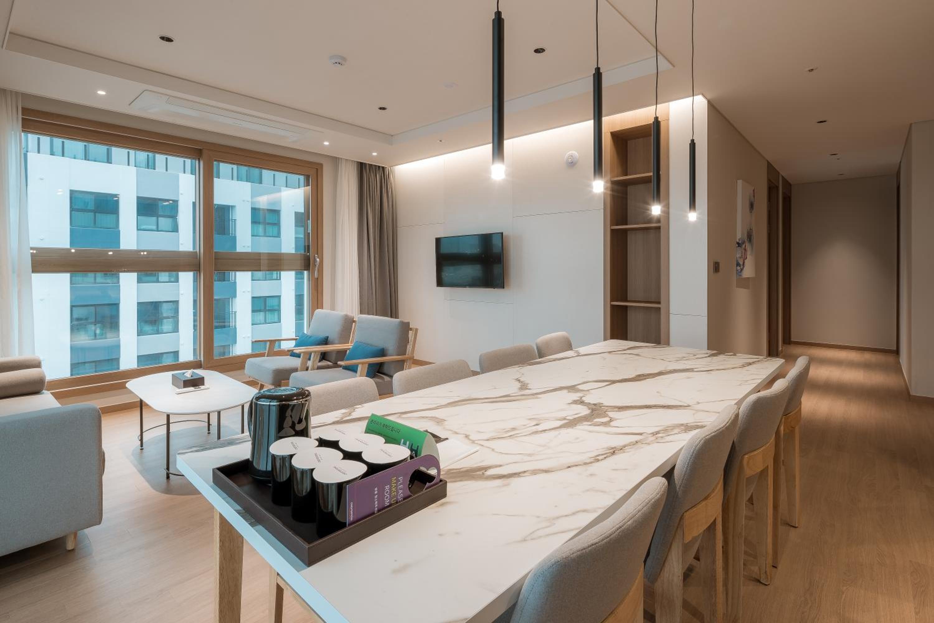  Royal Suite - Photo 12