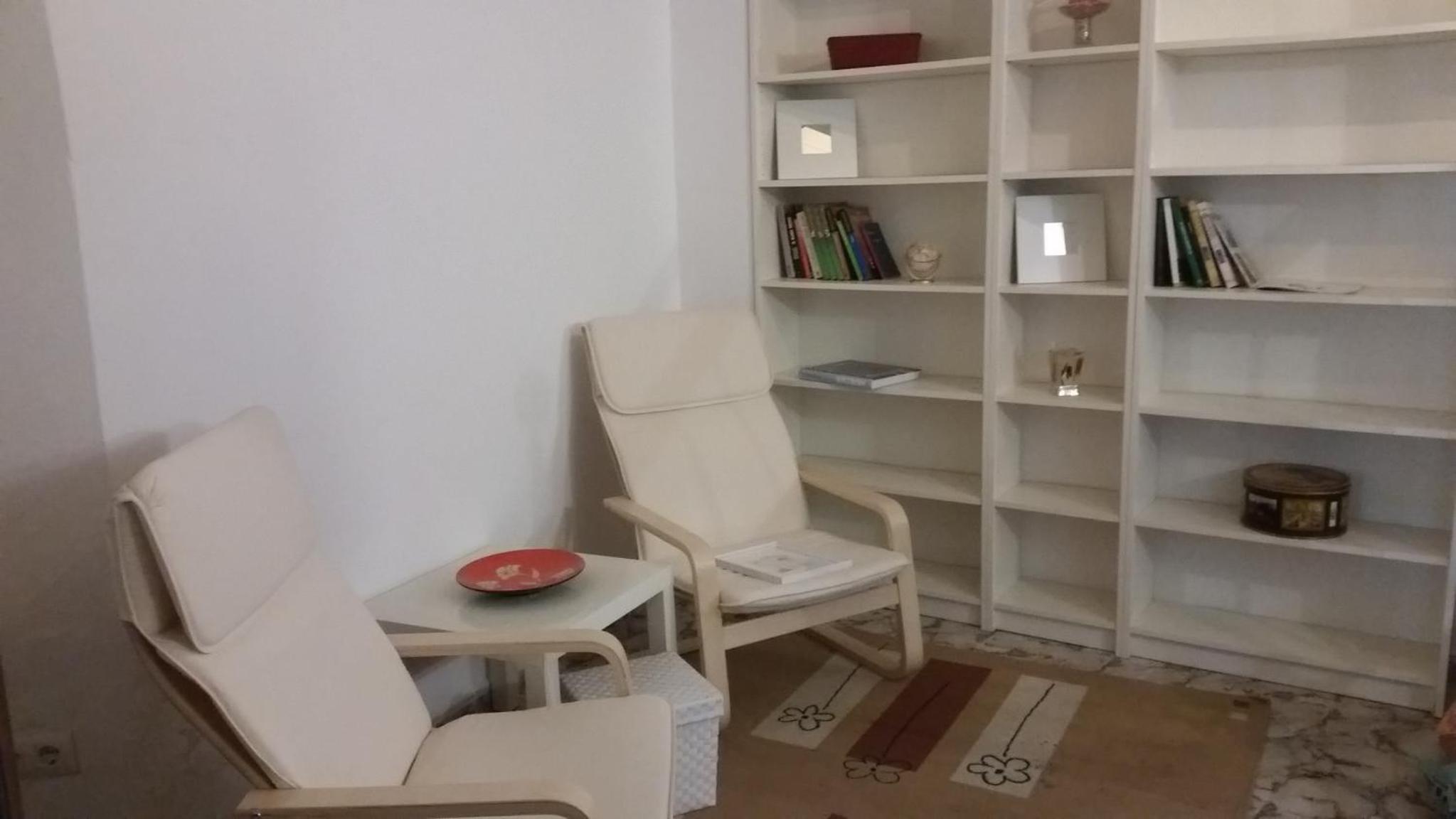 Three-Bedroom Townhouse - Photo 9