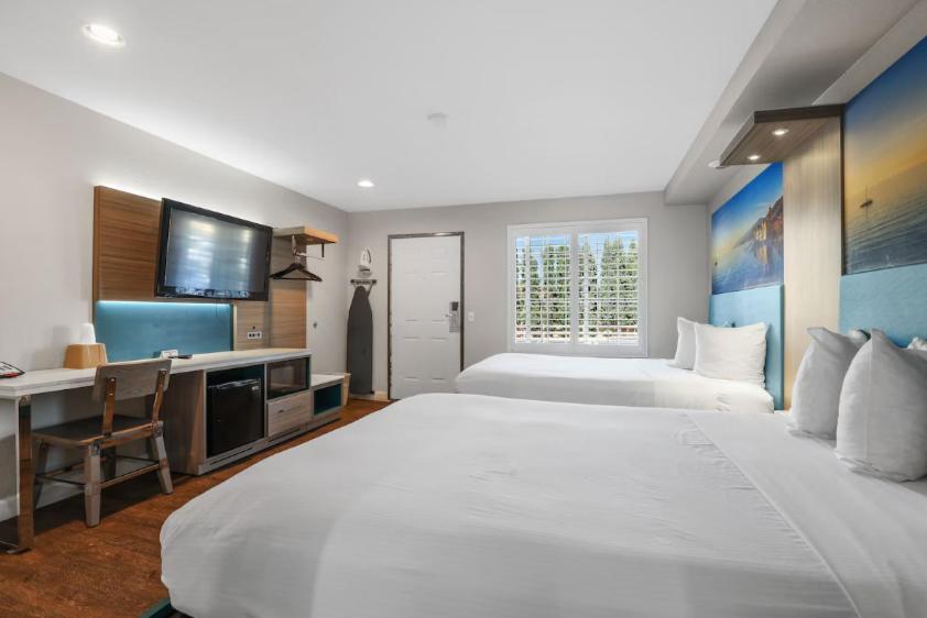 Queen Room with Two Queen Beds - Disability Access