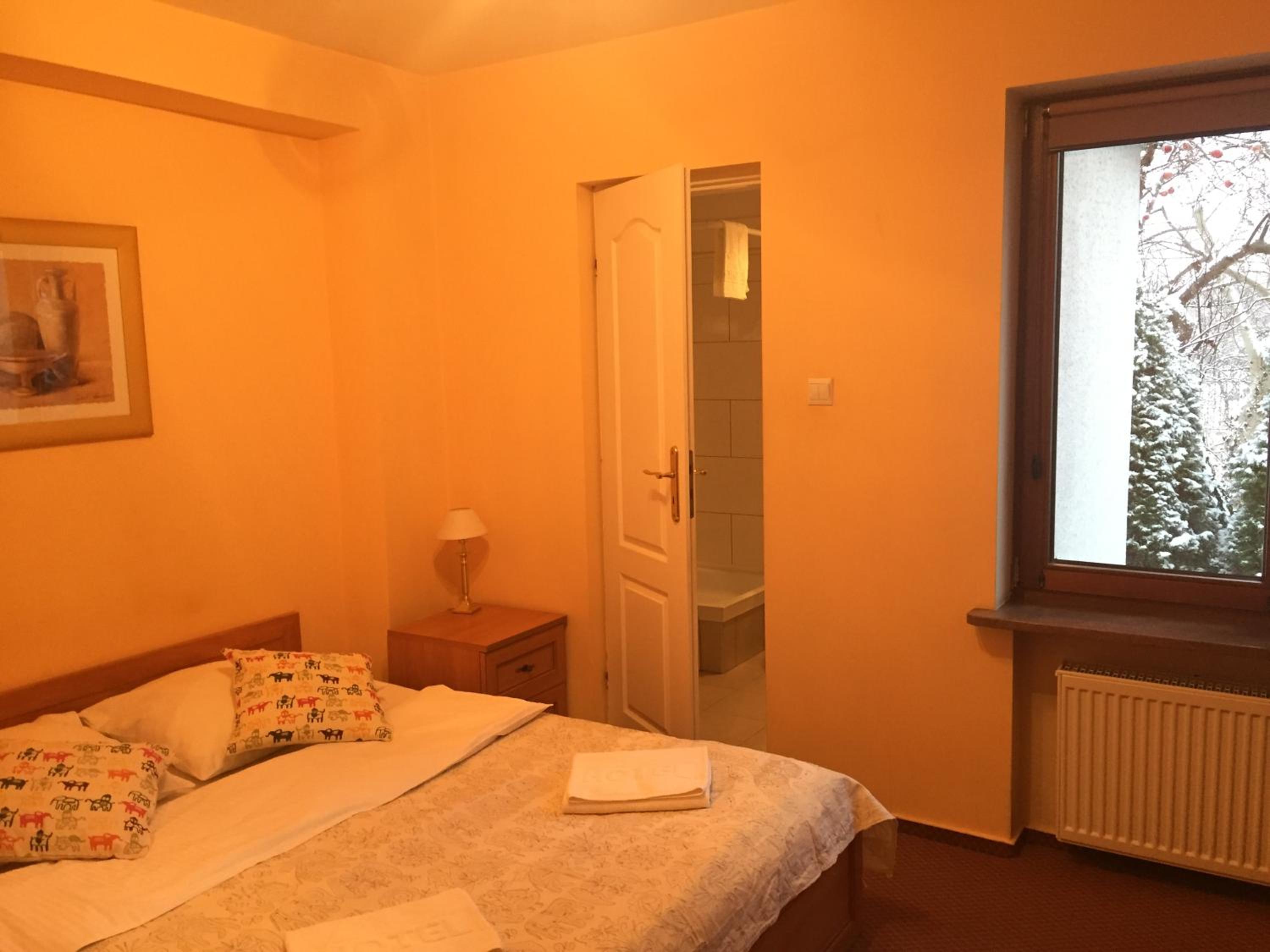 Double Room - Photo 6