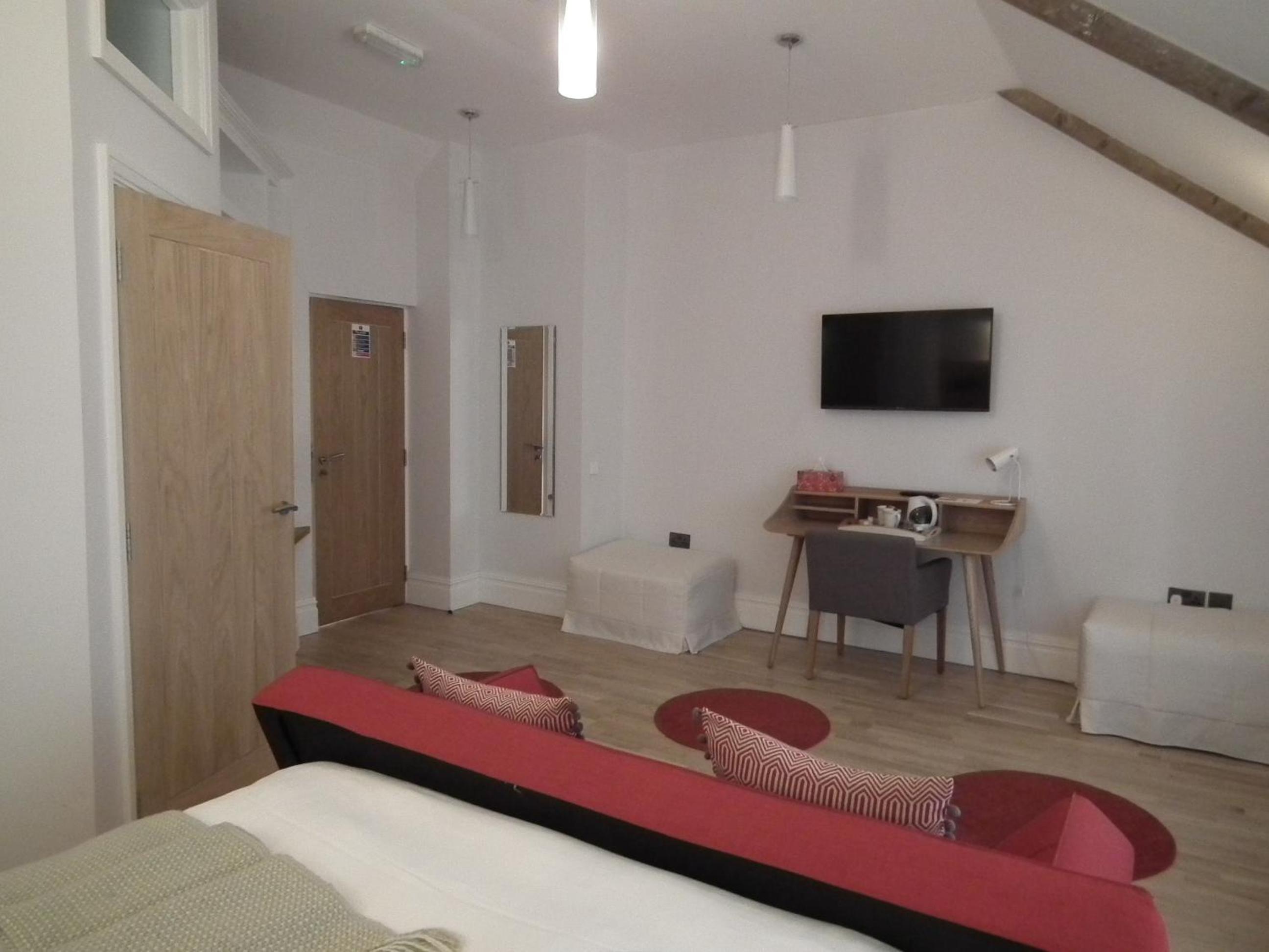 Studio 5 - Photo 3