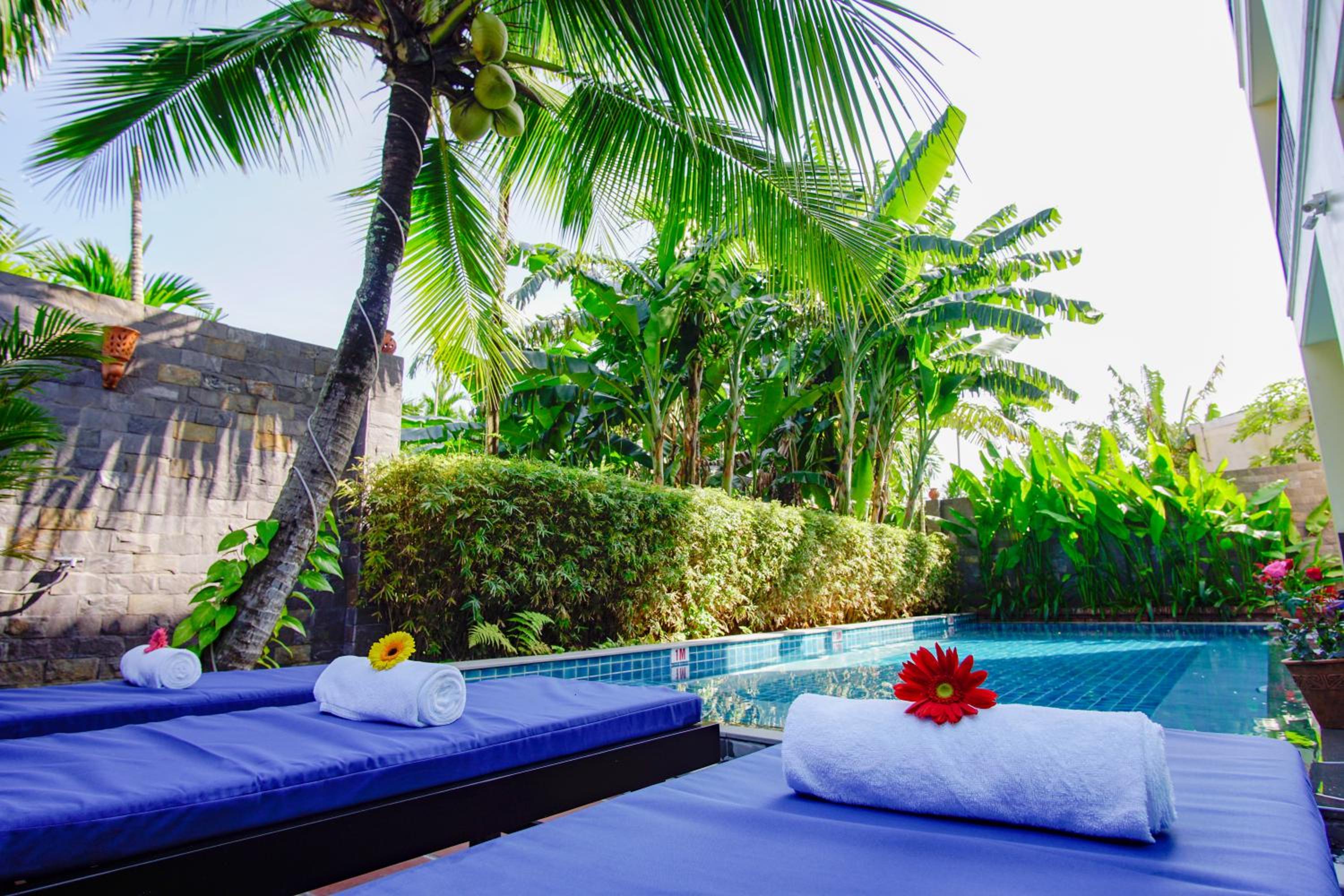 Twin Room with Pool View