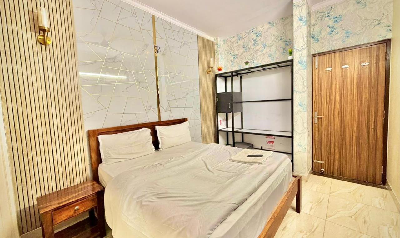 Two-Bedroom Superior Apartment - Photo 9