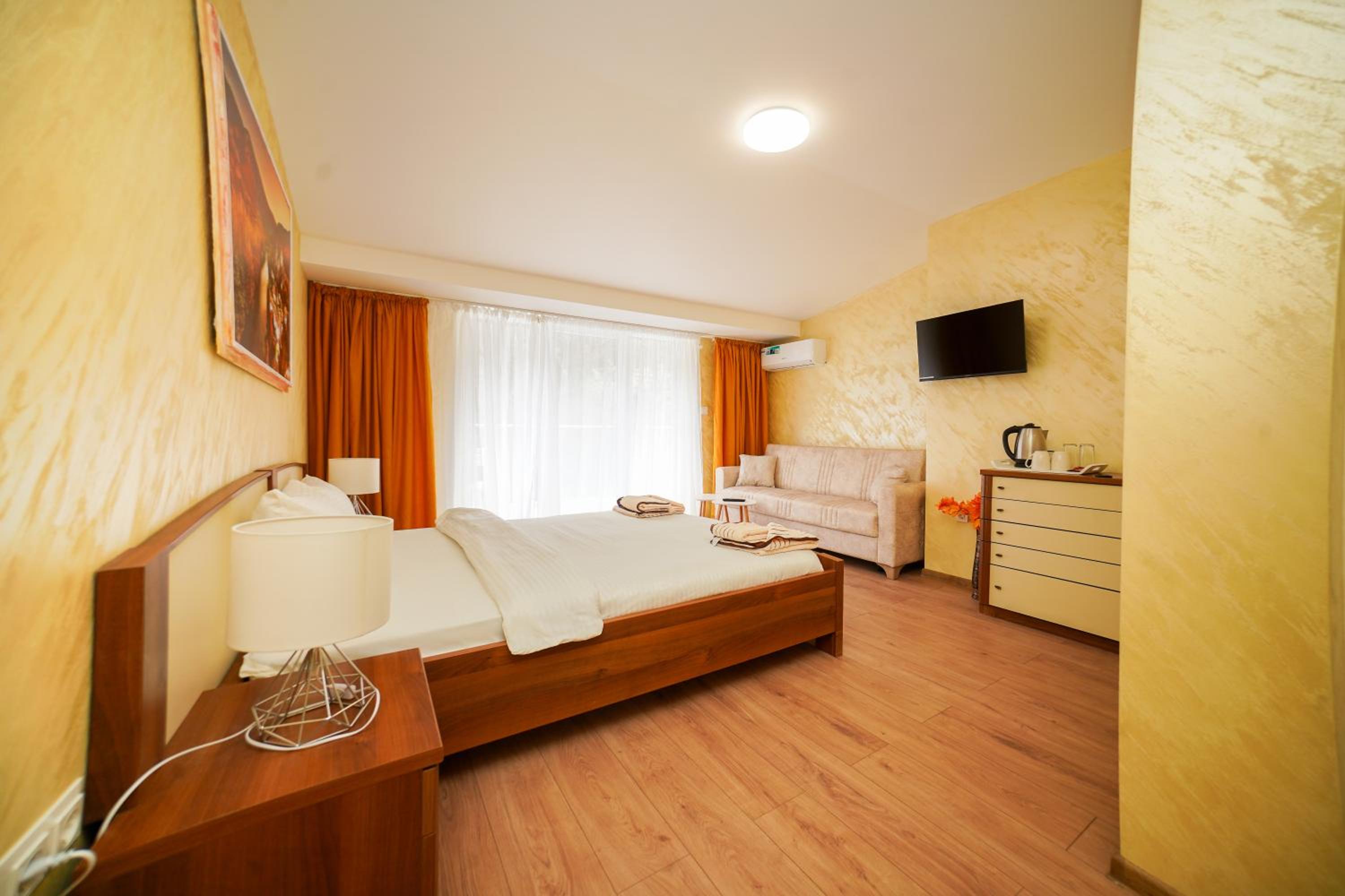 Junior Suite with Mountain View