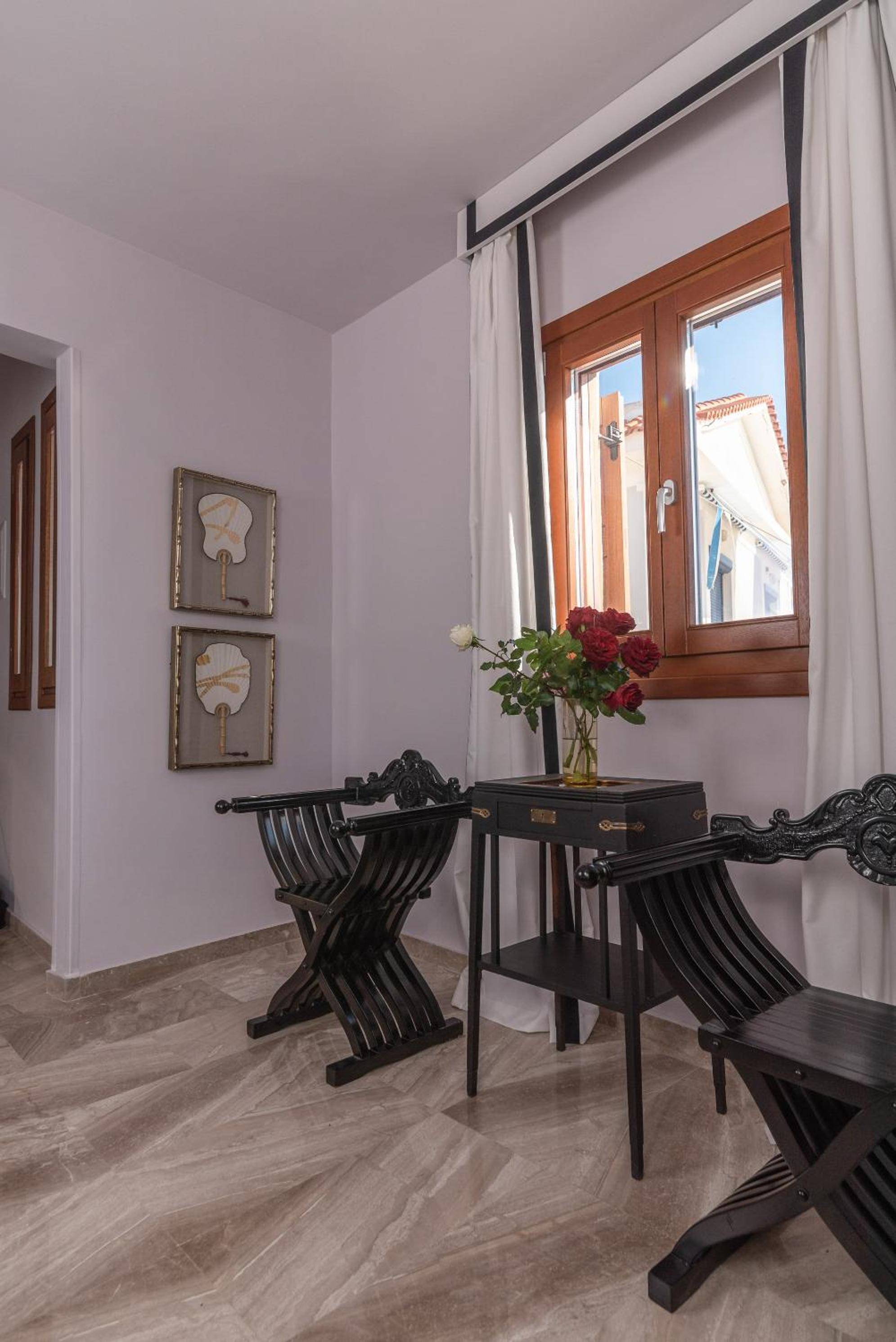 Deluxe Double Room with Balcony and Sea View