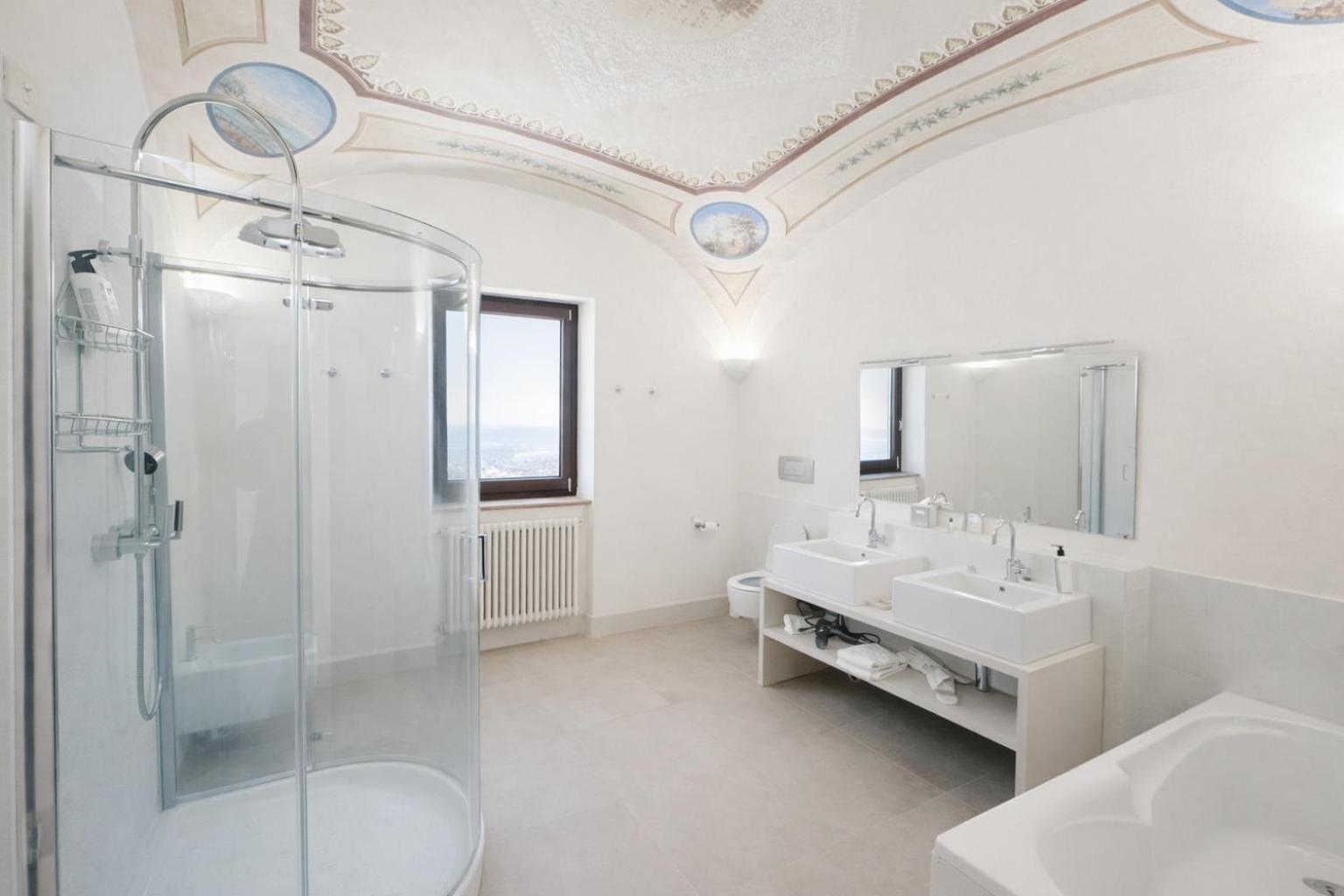 Suite with City View photo 3
