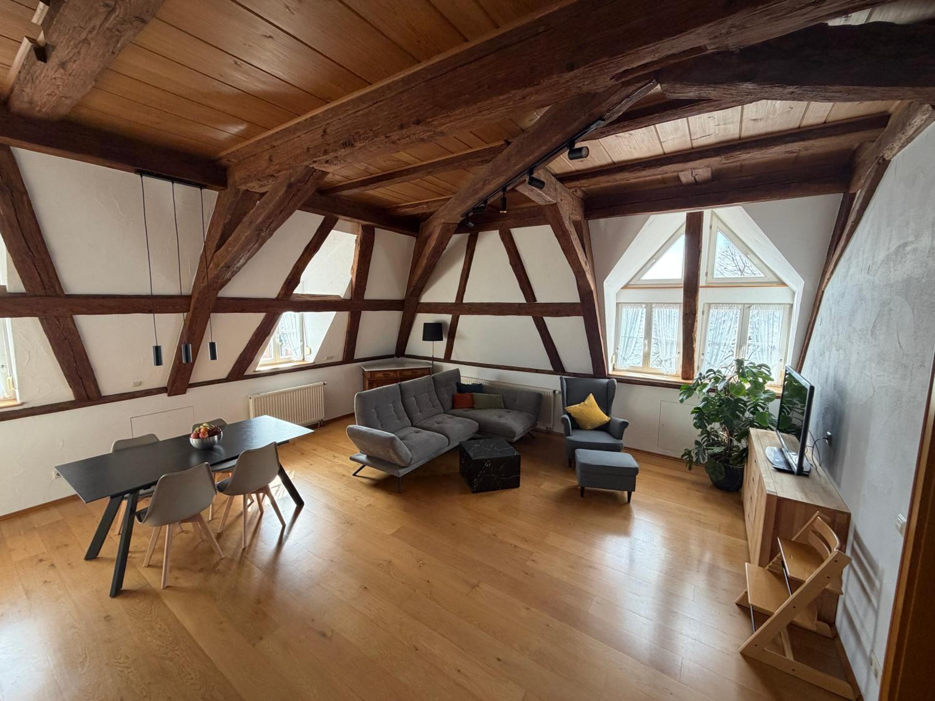 One-Bedroom Apartment with Lake View photo 1