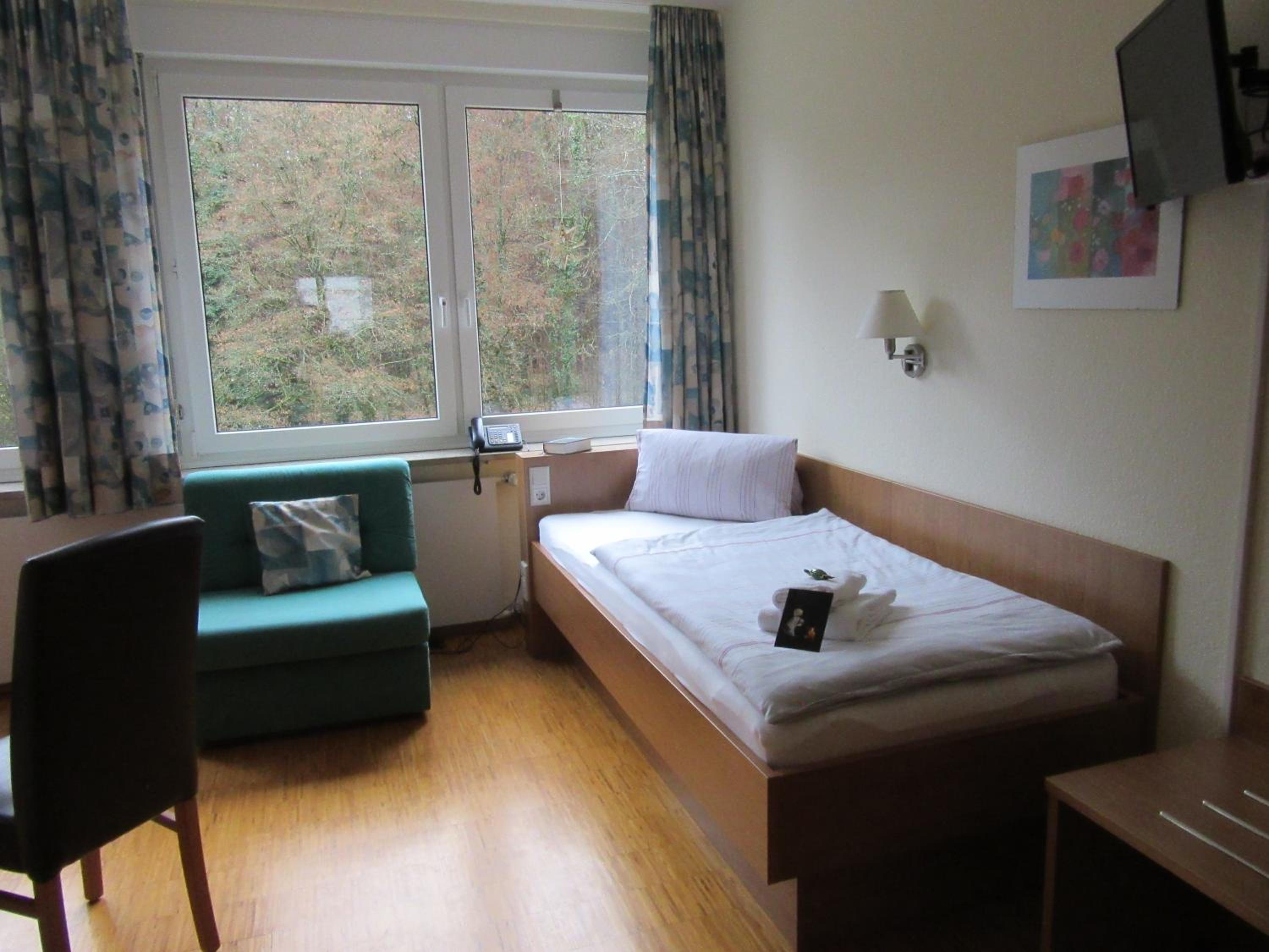 Twin Room with Shower photo 2