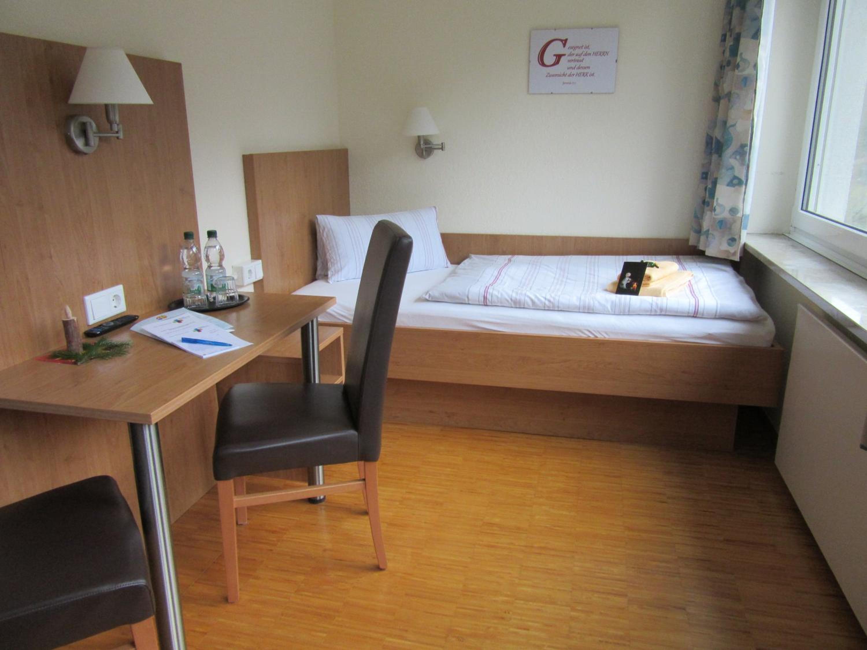 Twin Room with Shower photo 3