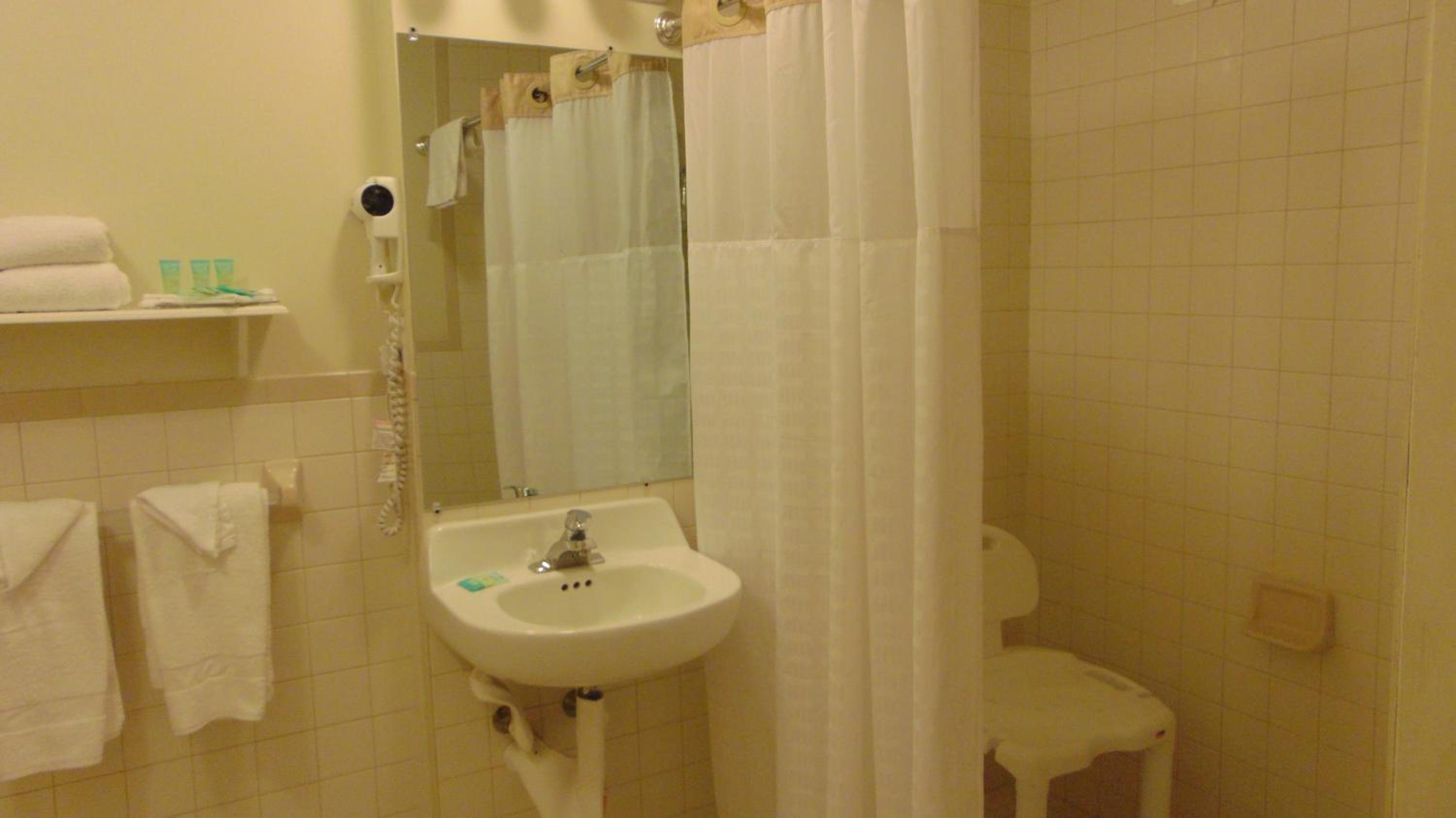 King Room - Non-Smoking photo 3