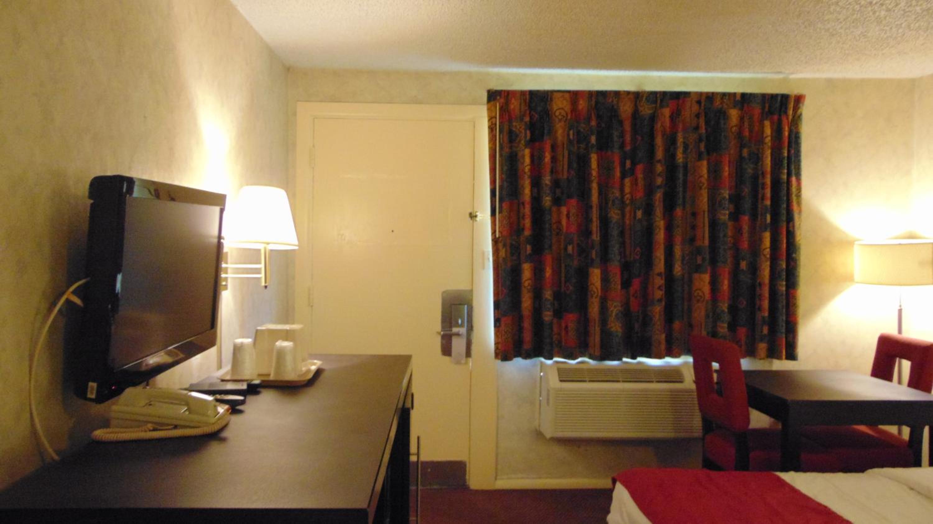 King Room - Non-Smoking photo 2