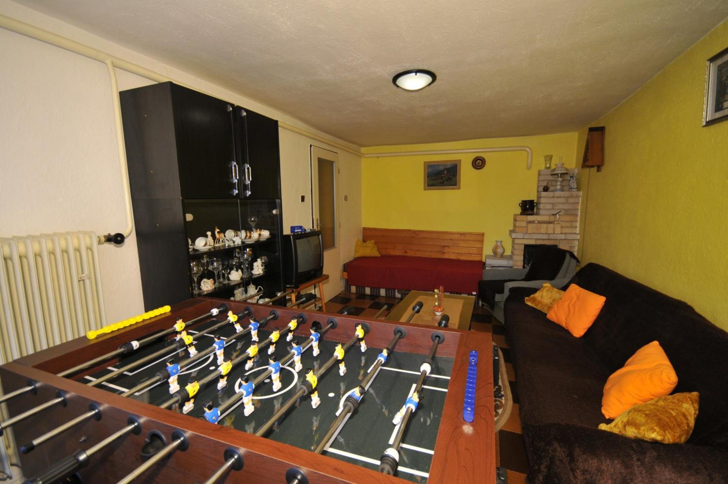 Family Room - Photo 2
