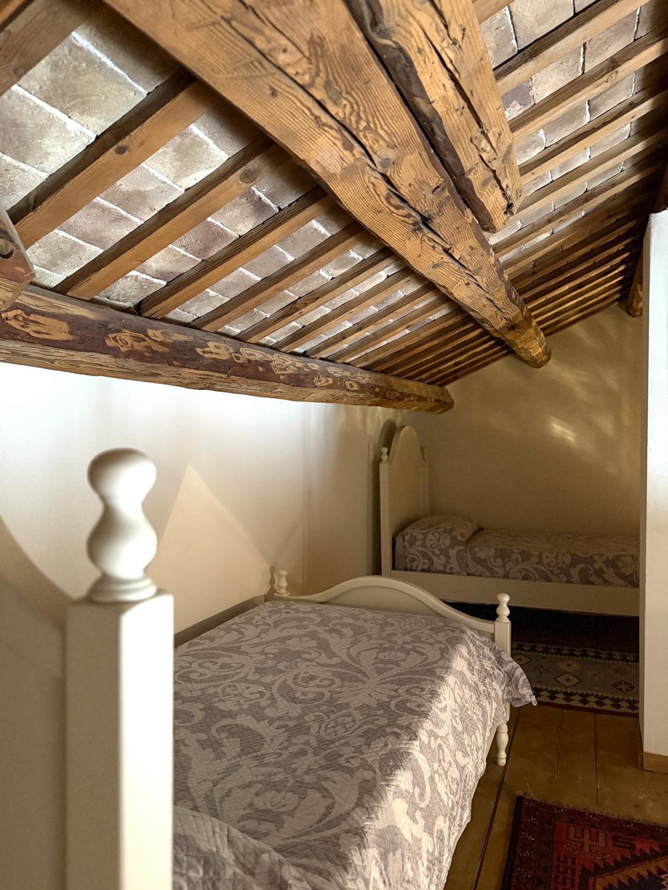 Deluxe Junior Suite - Photo 10