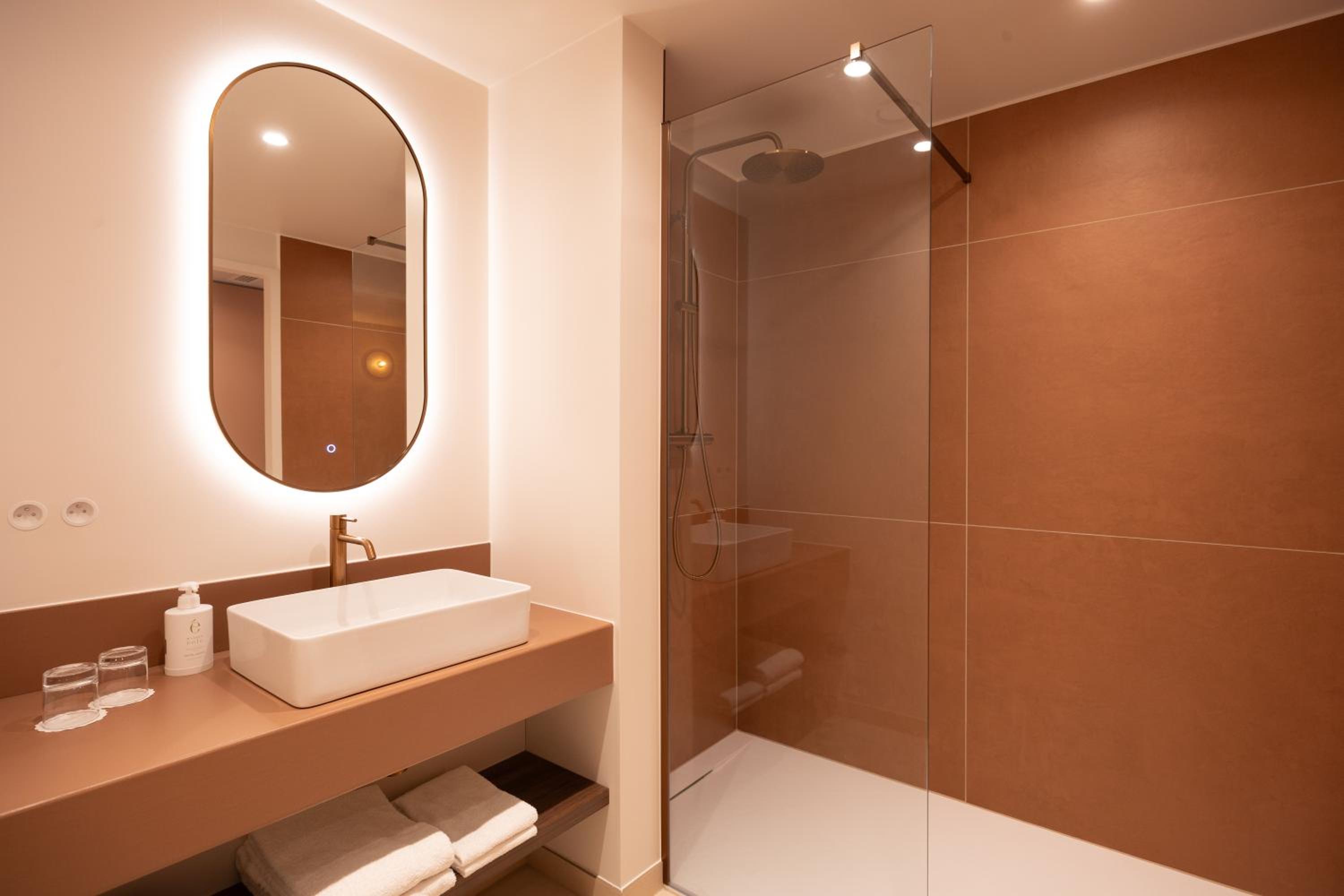 Superior Double Room - Photo 4