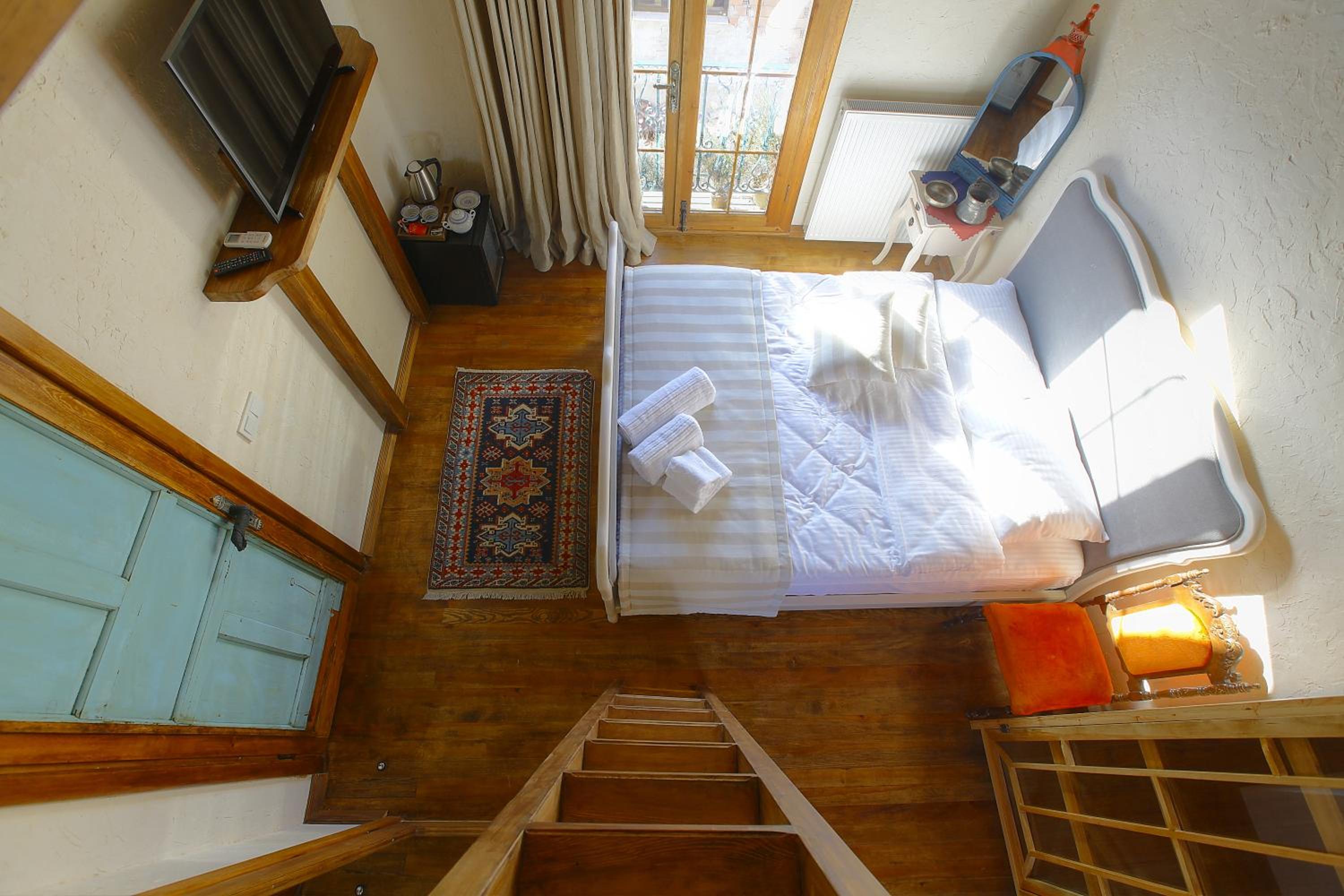 Deluxe Family Room - Photo 5