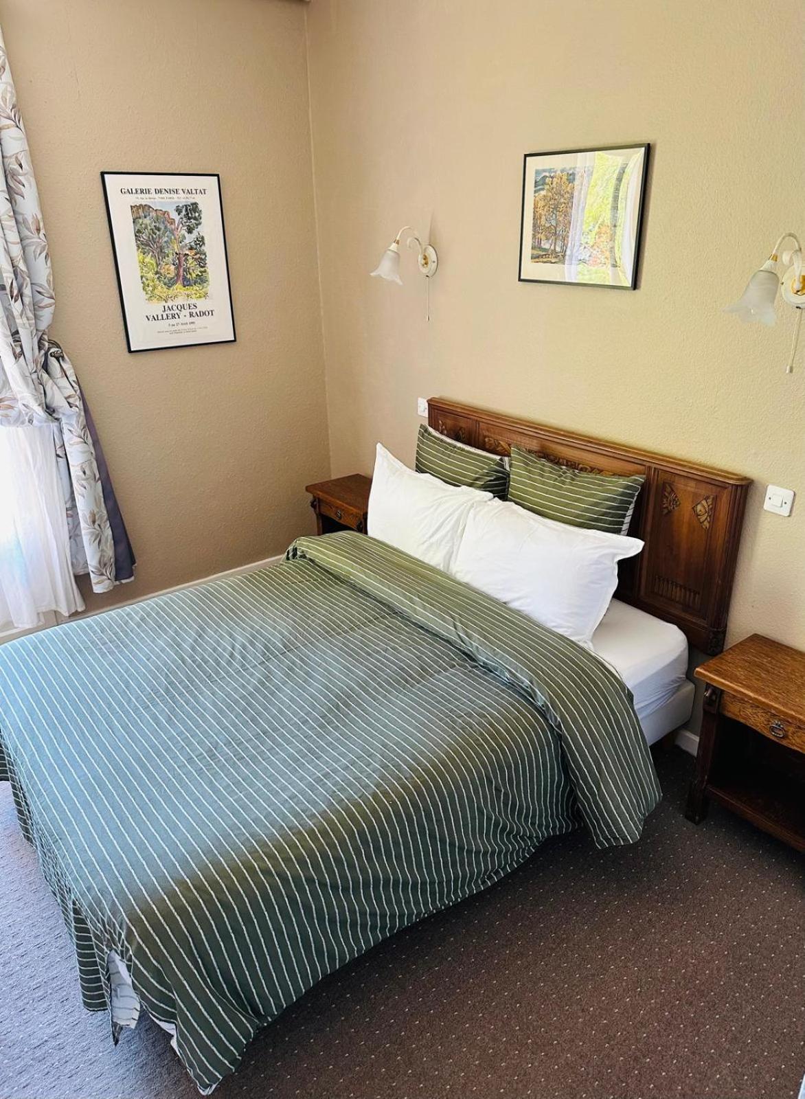 Double Room with Patio photo 1
