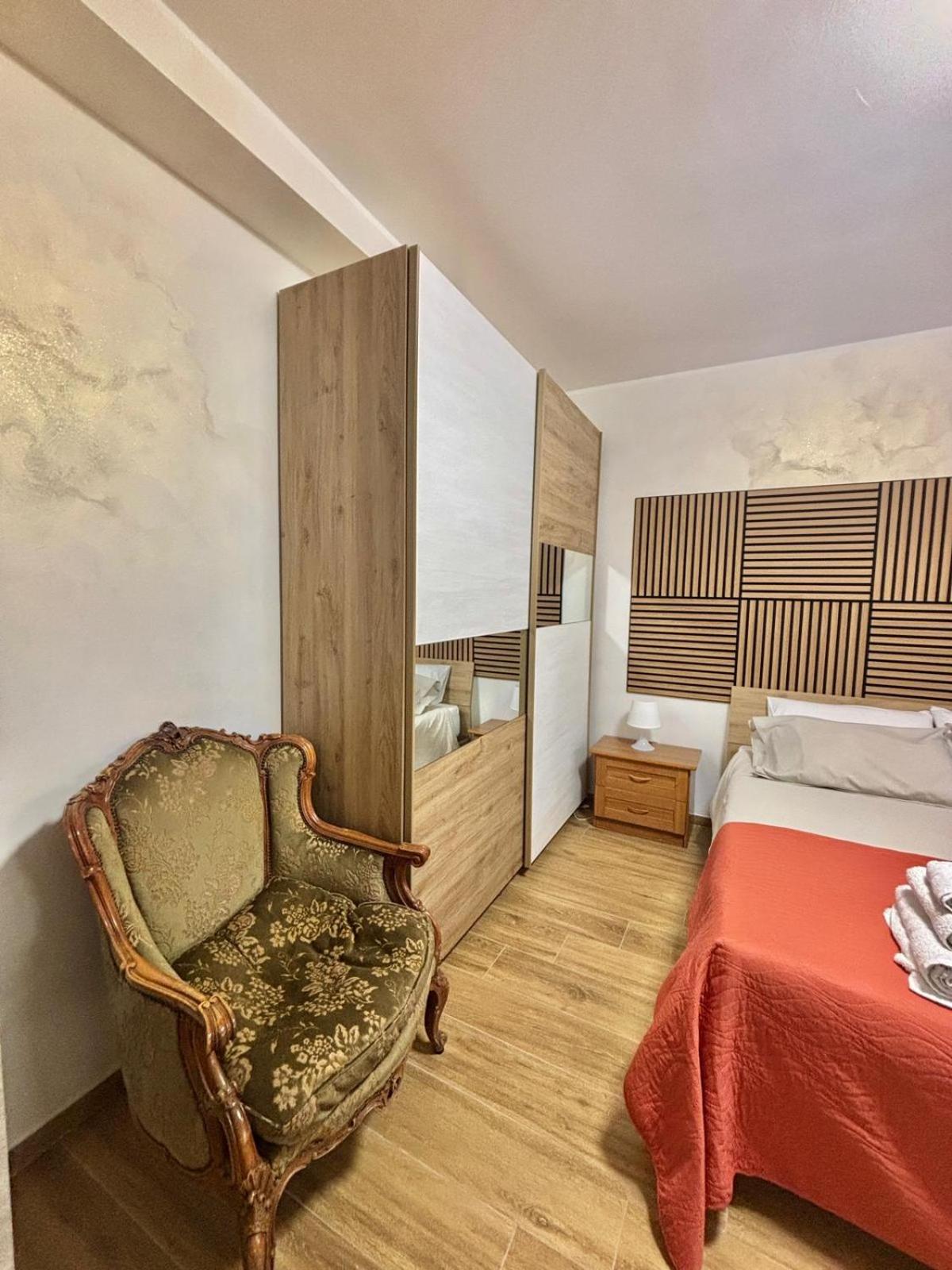 Deluxe One-Bedroom Apartment with Garden View photo 2