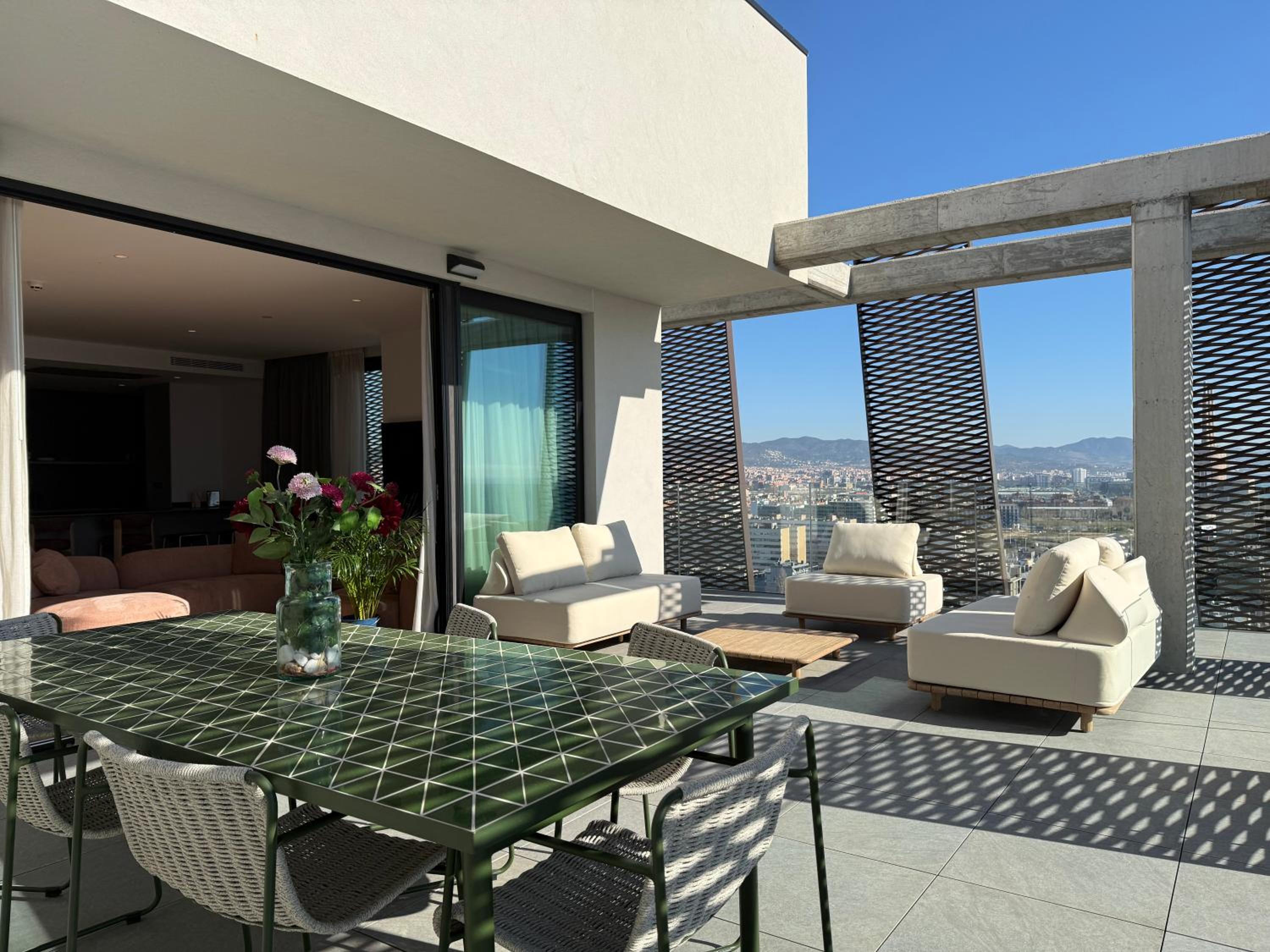 Three-Bedroom Apartment with Sea View photo 2