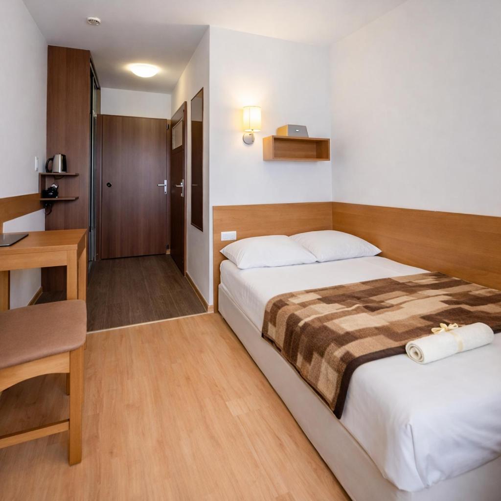 Small Single Room photo 2