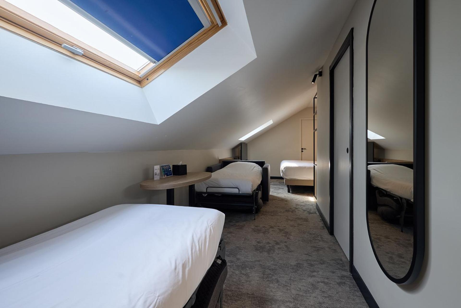 Superior King Room with Two Sofa Beds - Photo 1