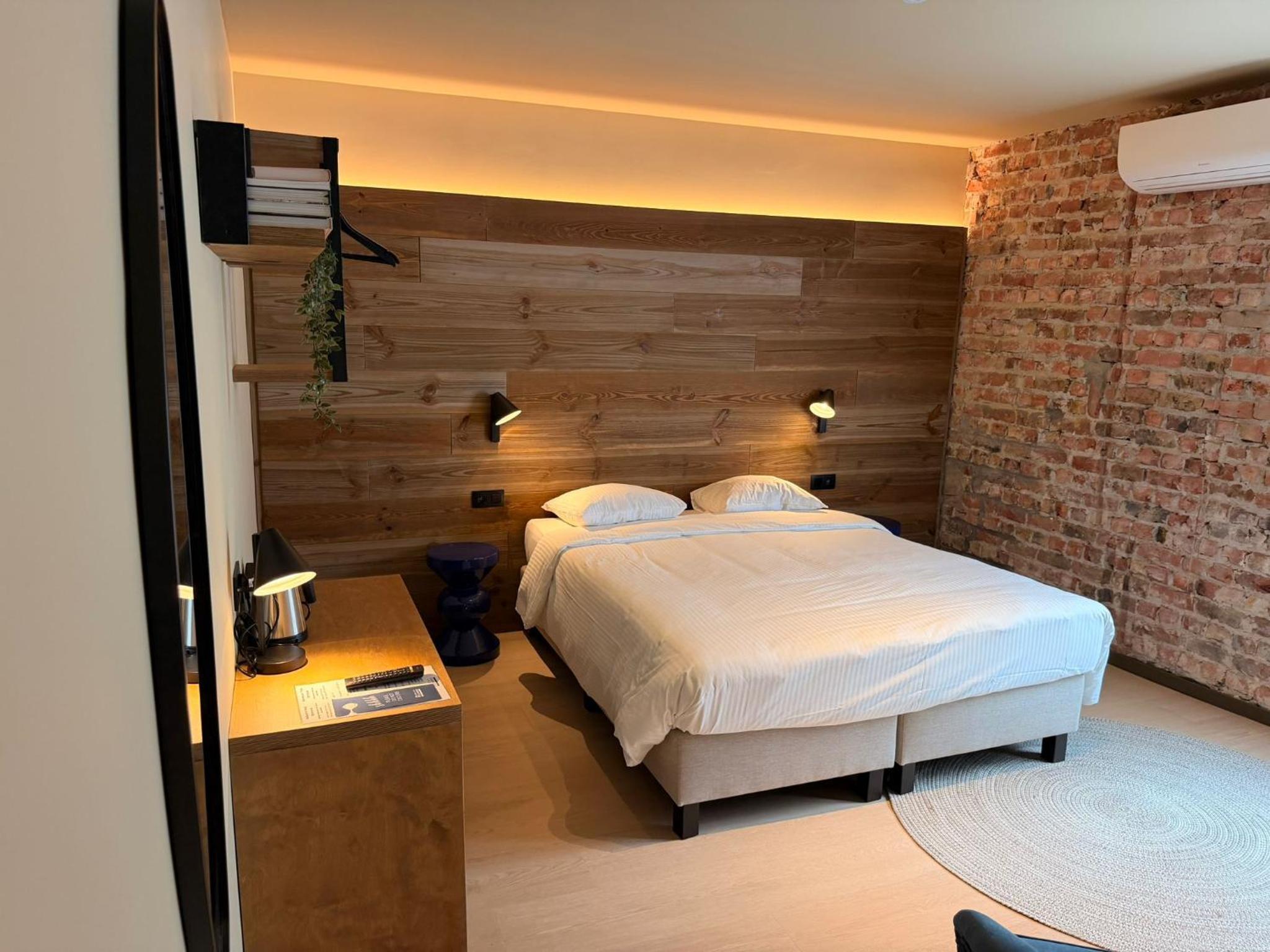 Deluxe Double or Twin Room photo 1