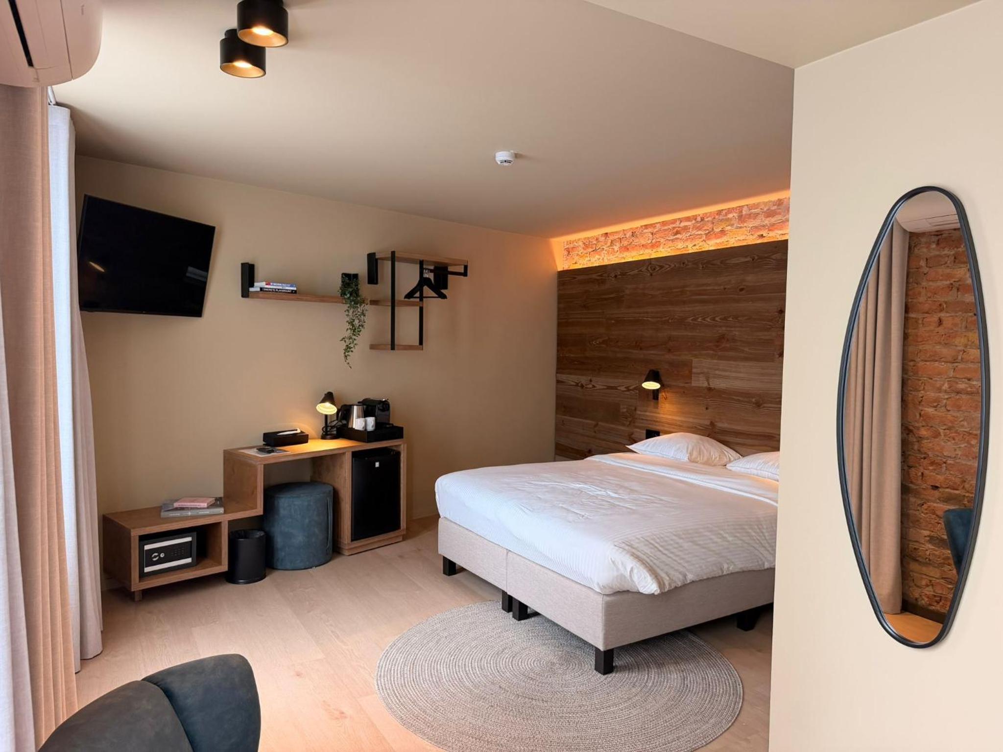 Superior Deluxe Double or Twin Room  photo 1